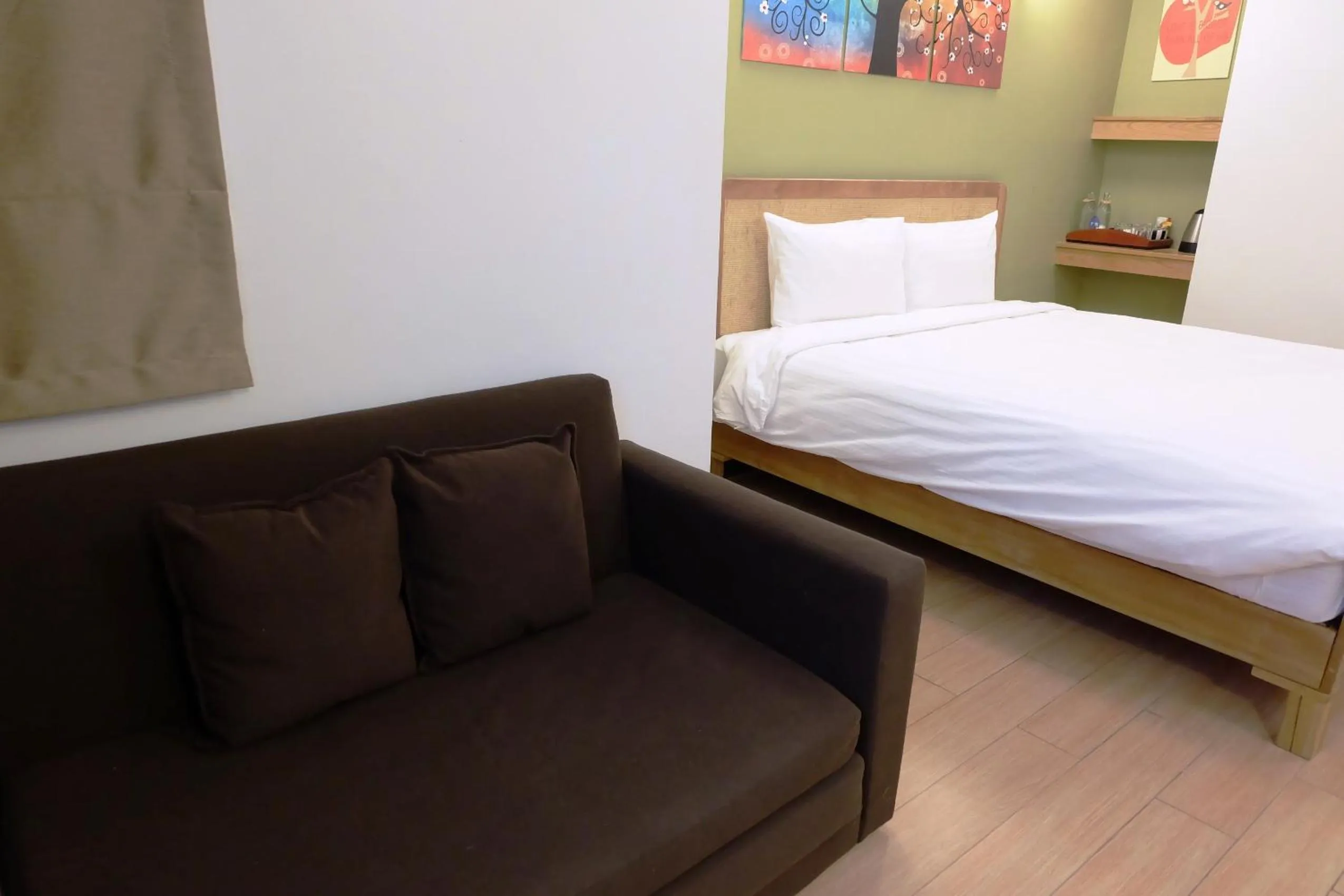 Seating Area in Cozy At 9 Hotel And Kitchen