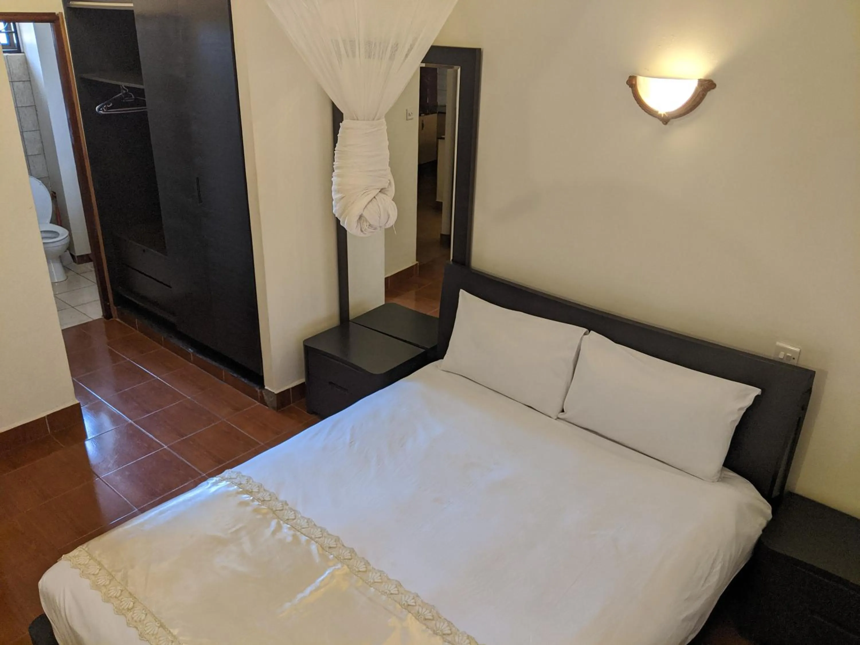 Bedroom, Bed in Prestige Hotel Suites