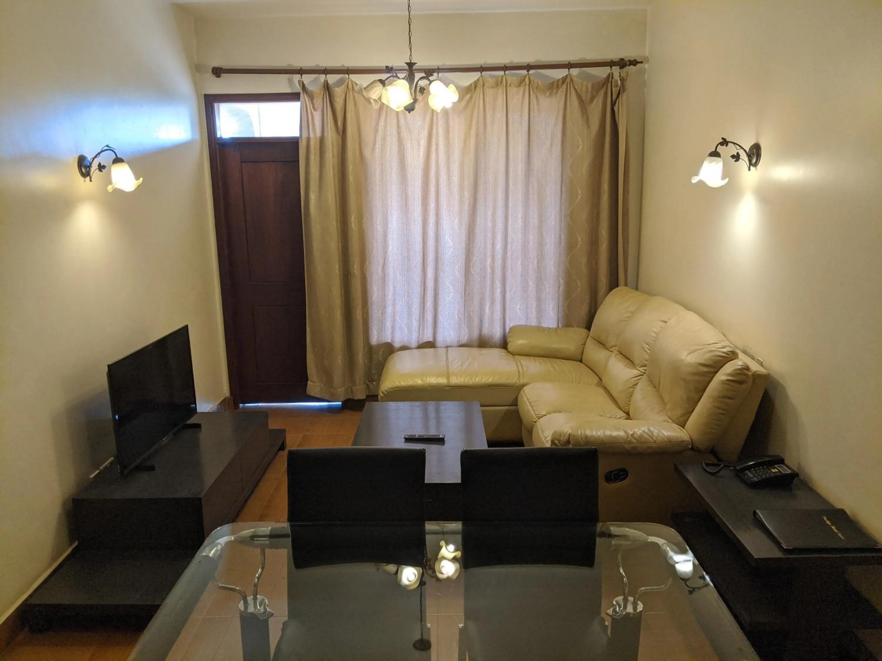 Living room in Prestige Hotel Suites