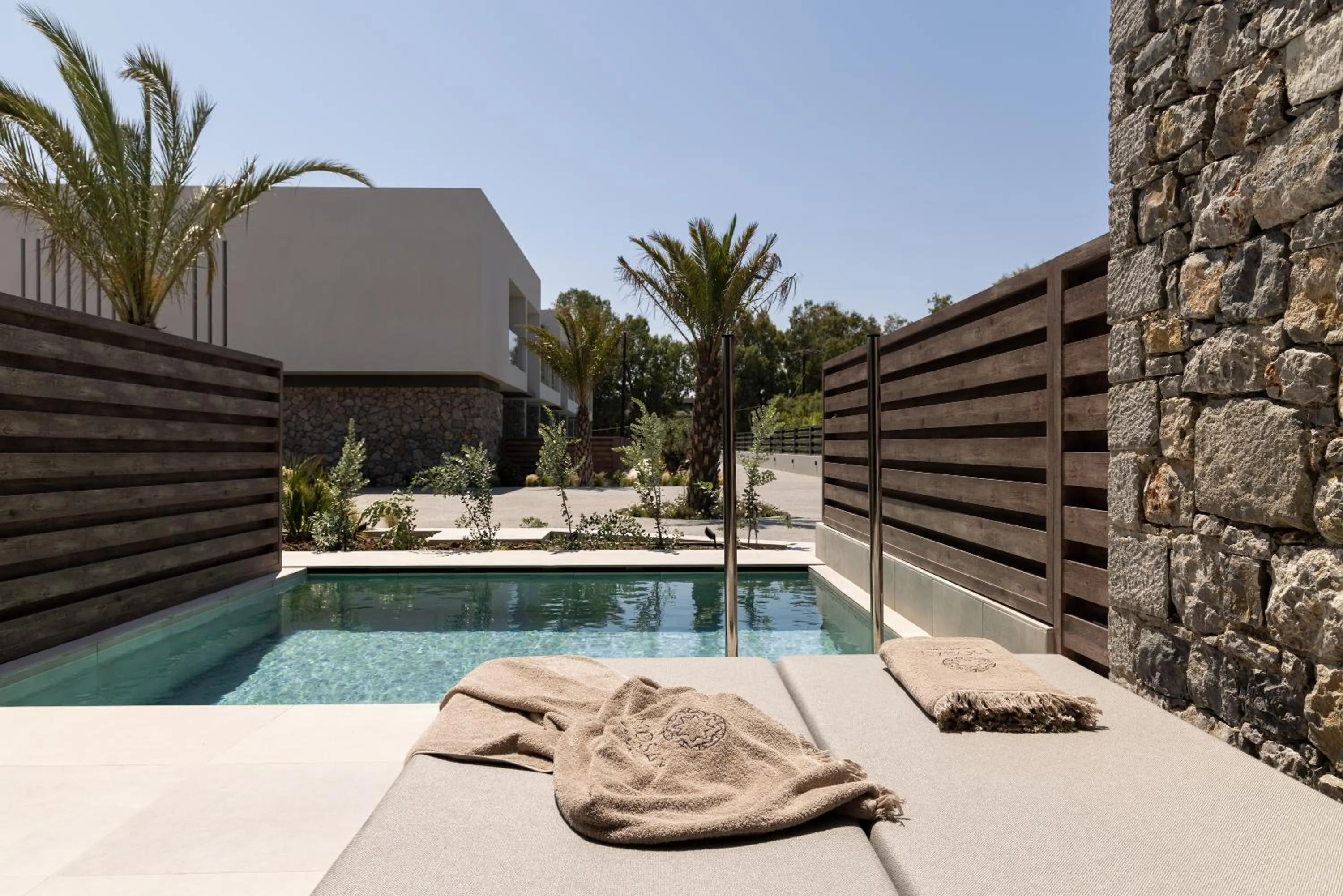 Swimming pool in Mosay All Suite Hotel