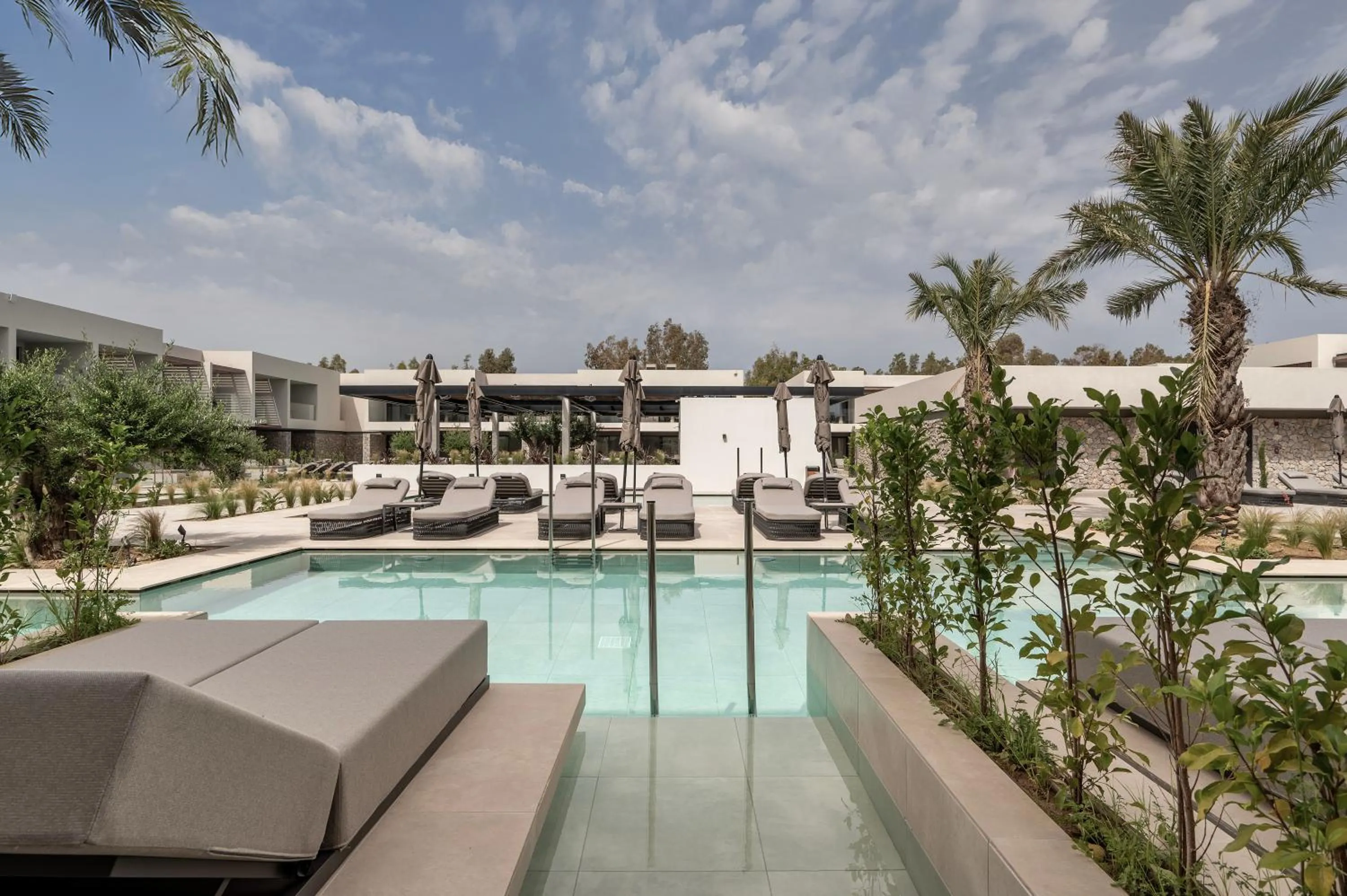 Swimming pool in Mosay All Suite Hotel