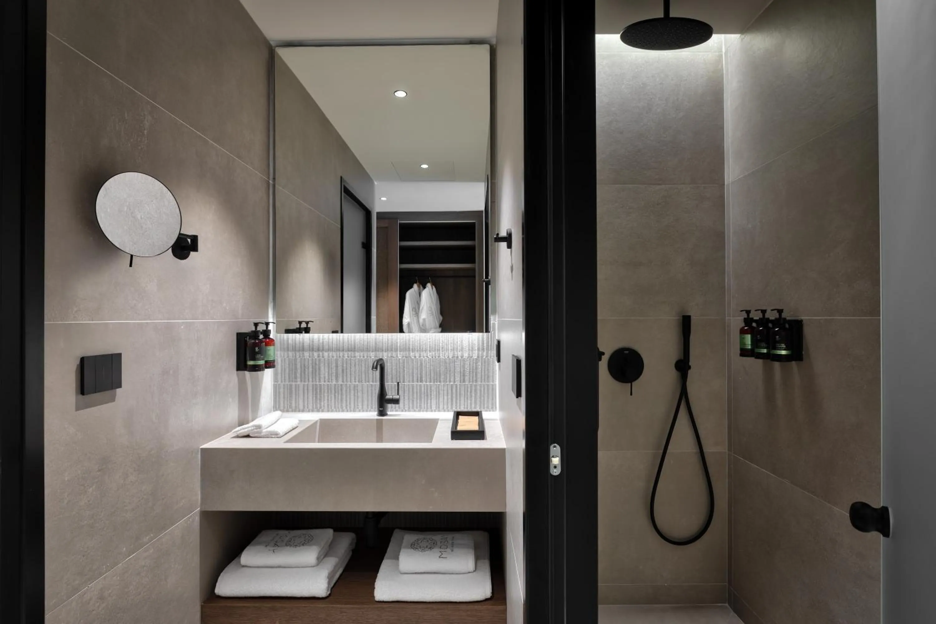 Bathroom in Mosay All Suite Hotel