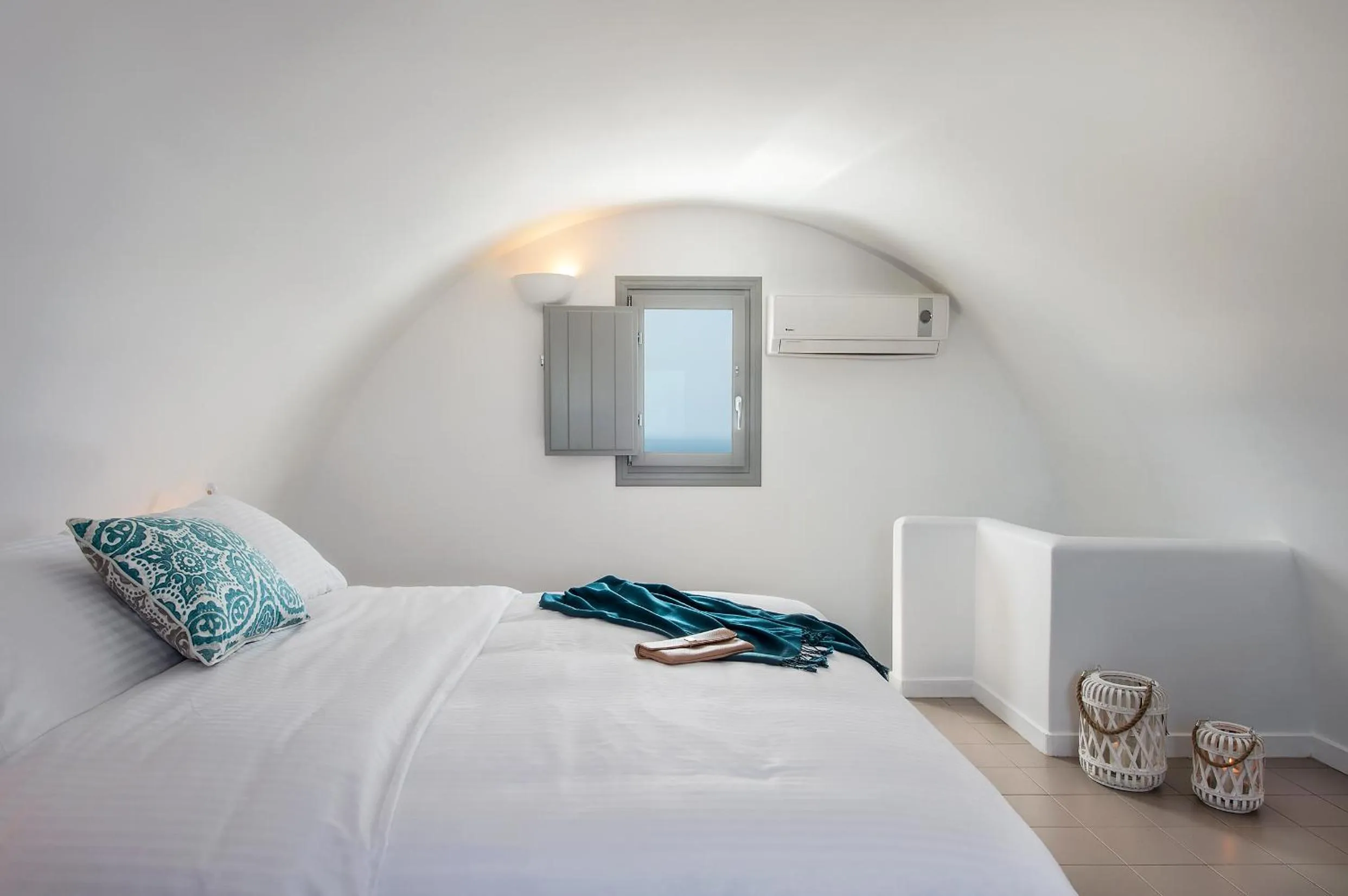 Bedroom, Bed in Villa Irini Fira - Adults Only