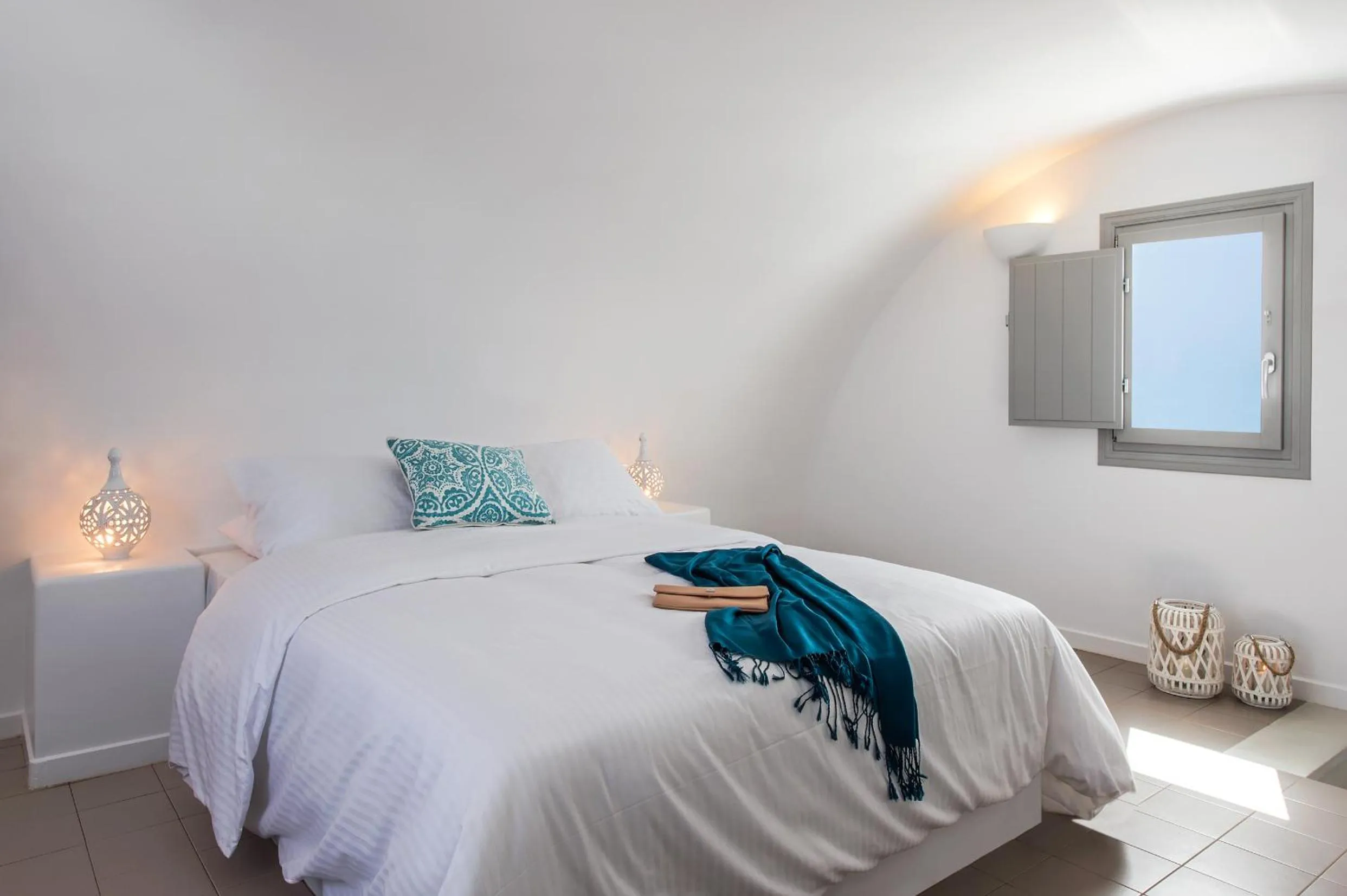 Bedroom, Bed in Villa Irini Fira - Adults Only