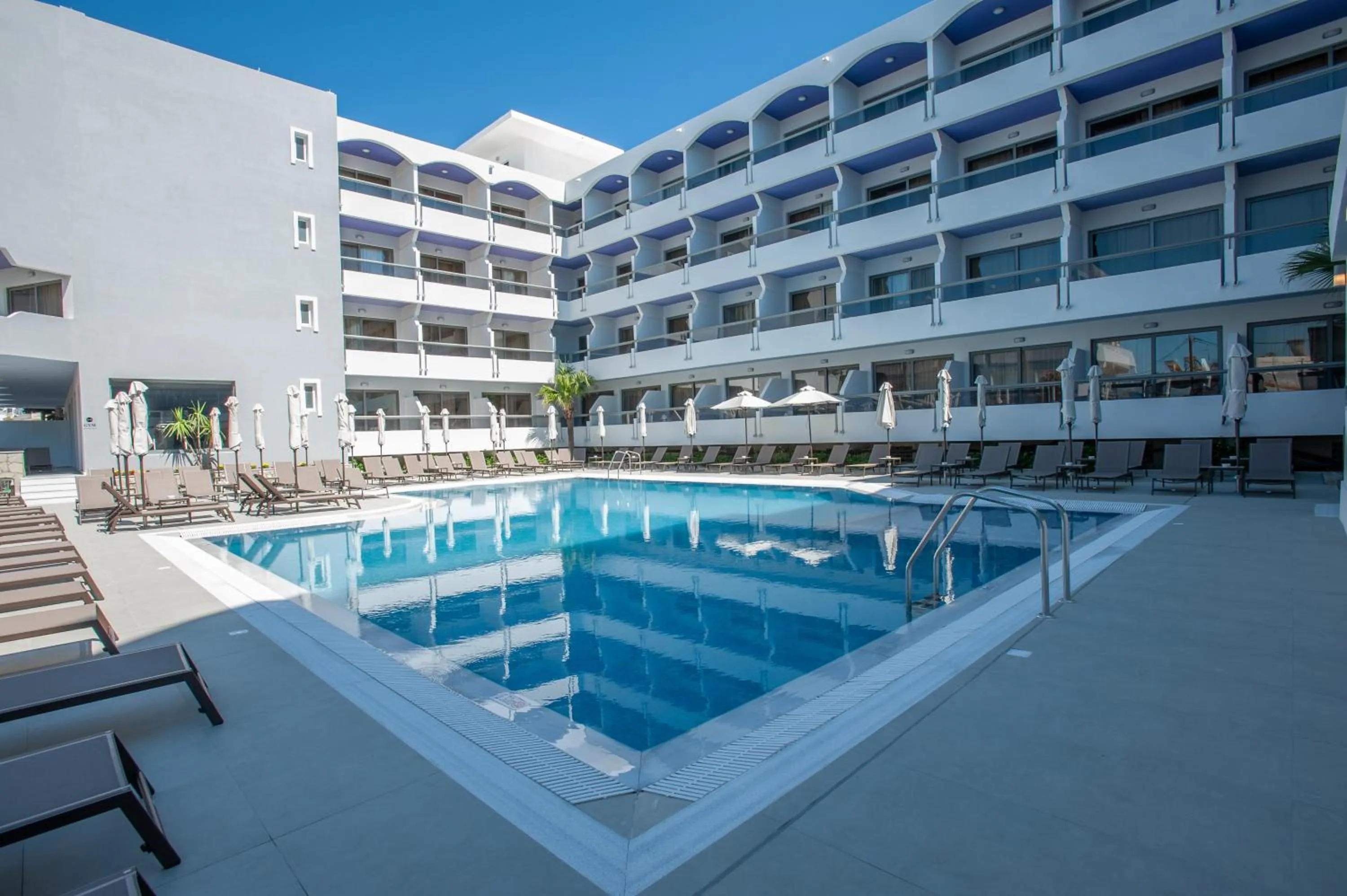 Swimming pool in Rhodos Horizon Marina - Adults Only