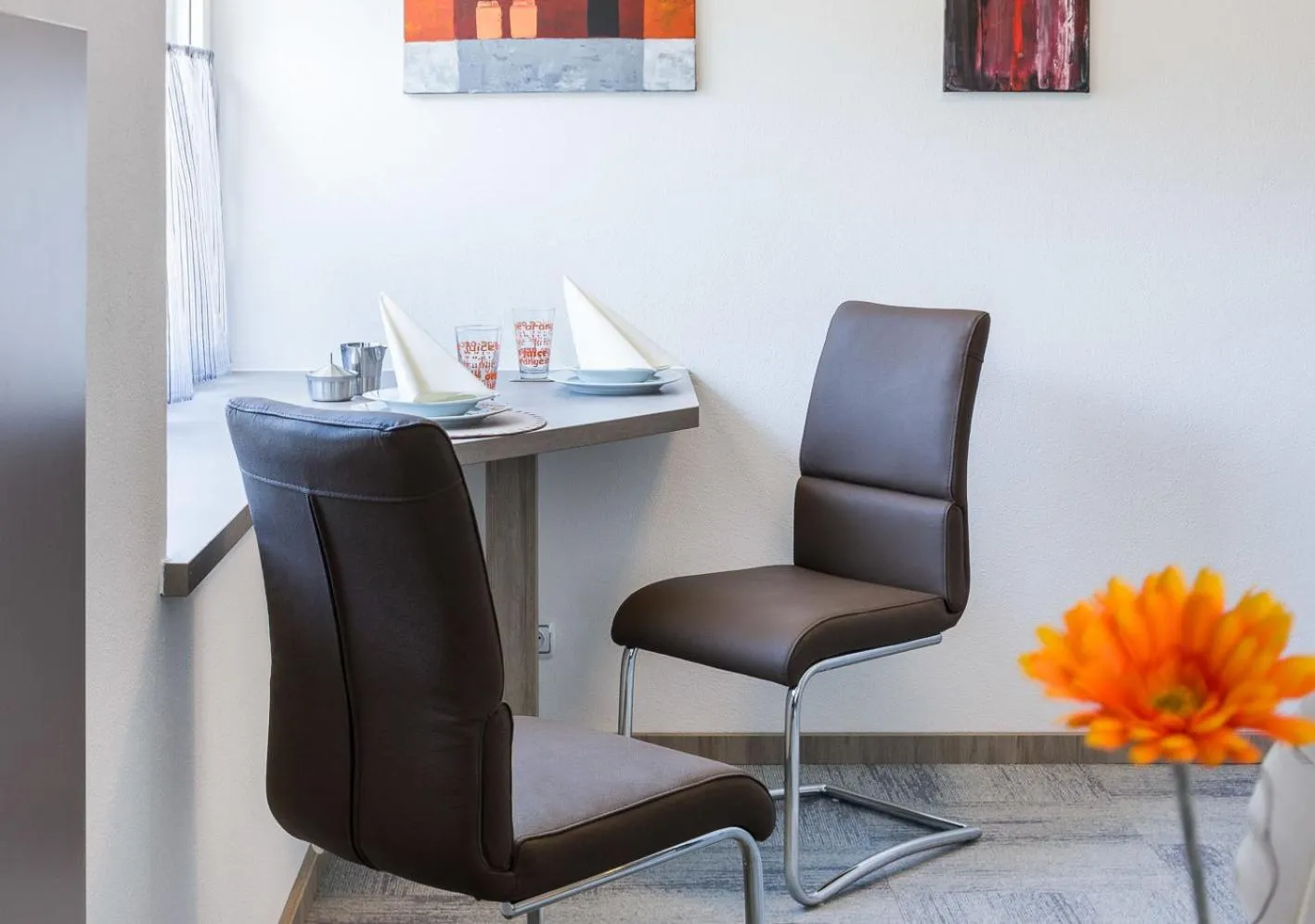 Dining area in Business Apartments