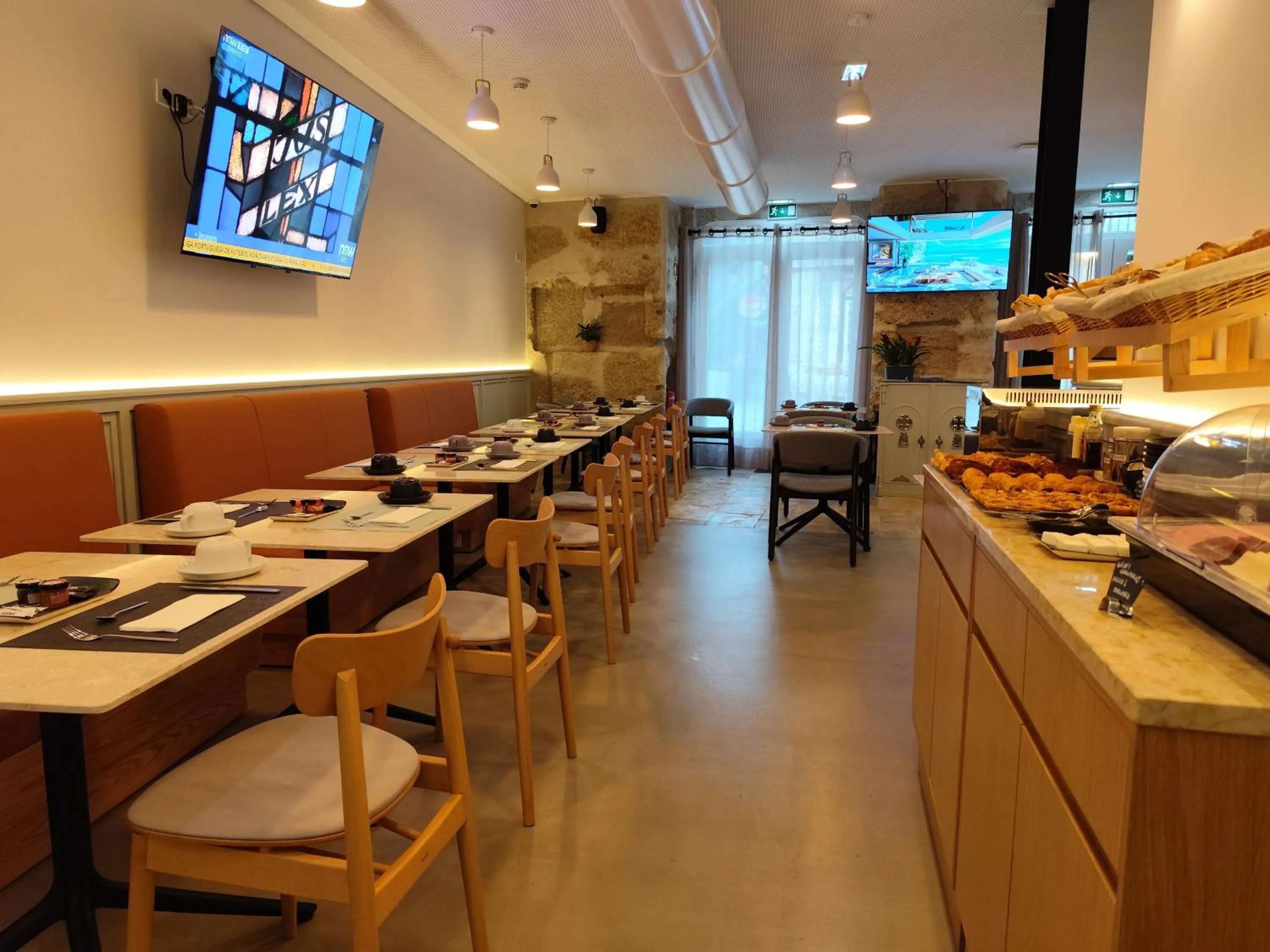 Breakfast in Bacalhoeiros 125 Hotel