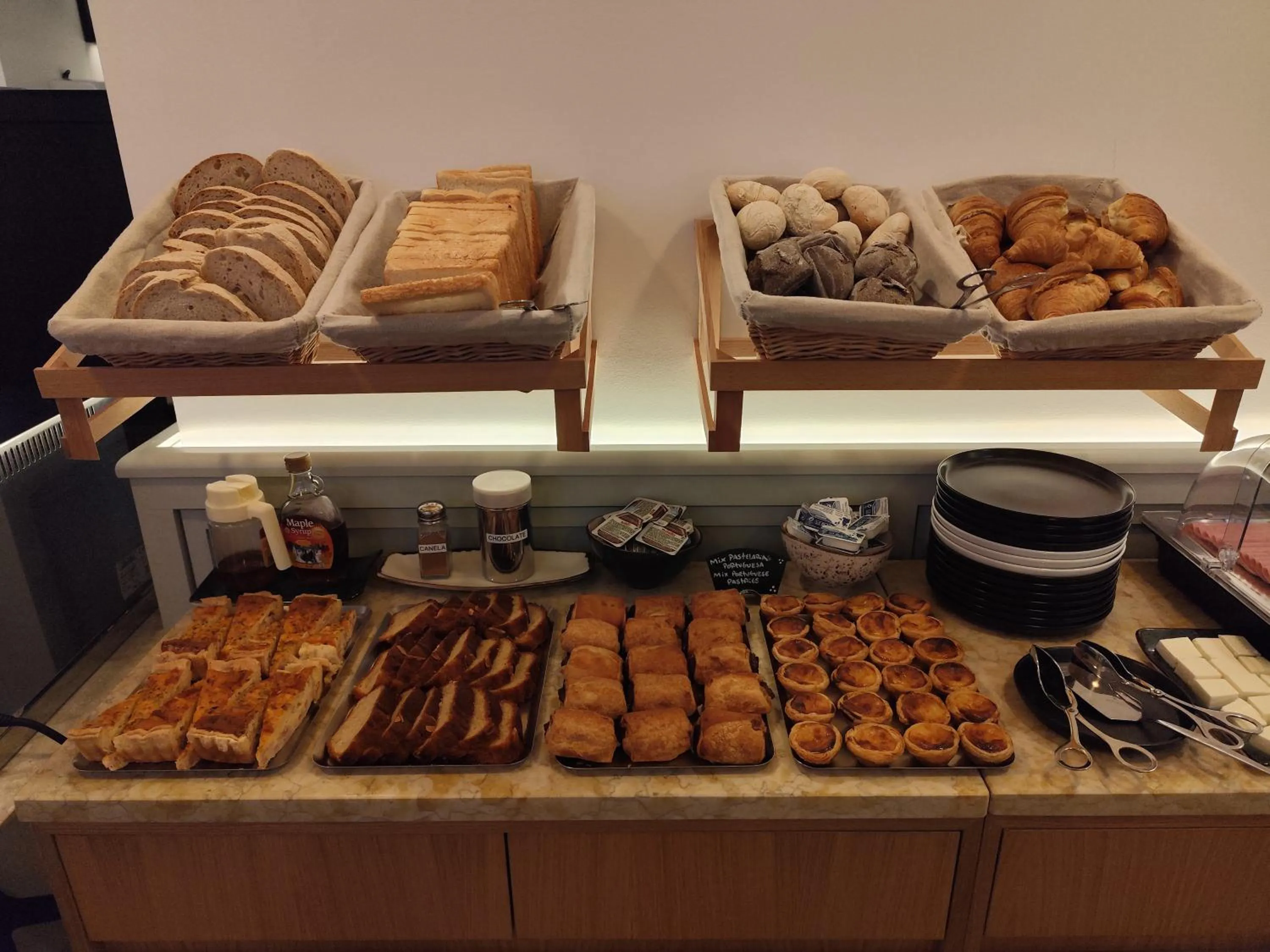 Breakfast in Bacalhoeiros 125 Hotel