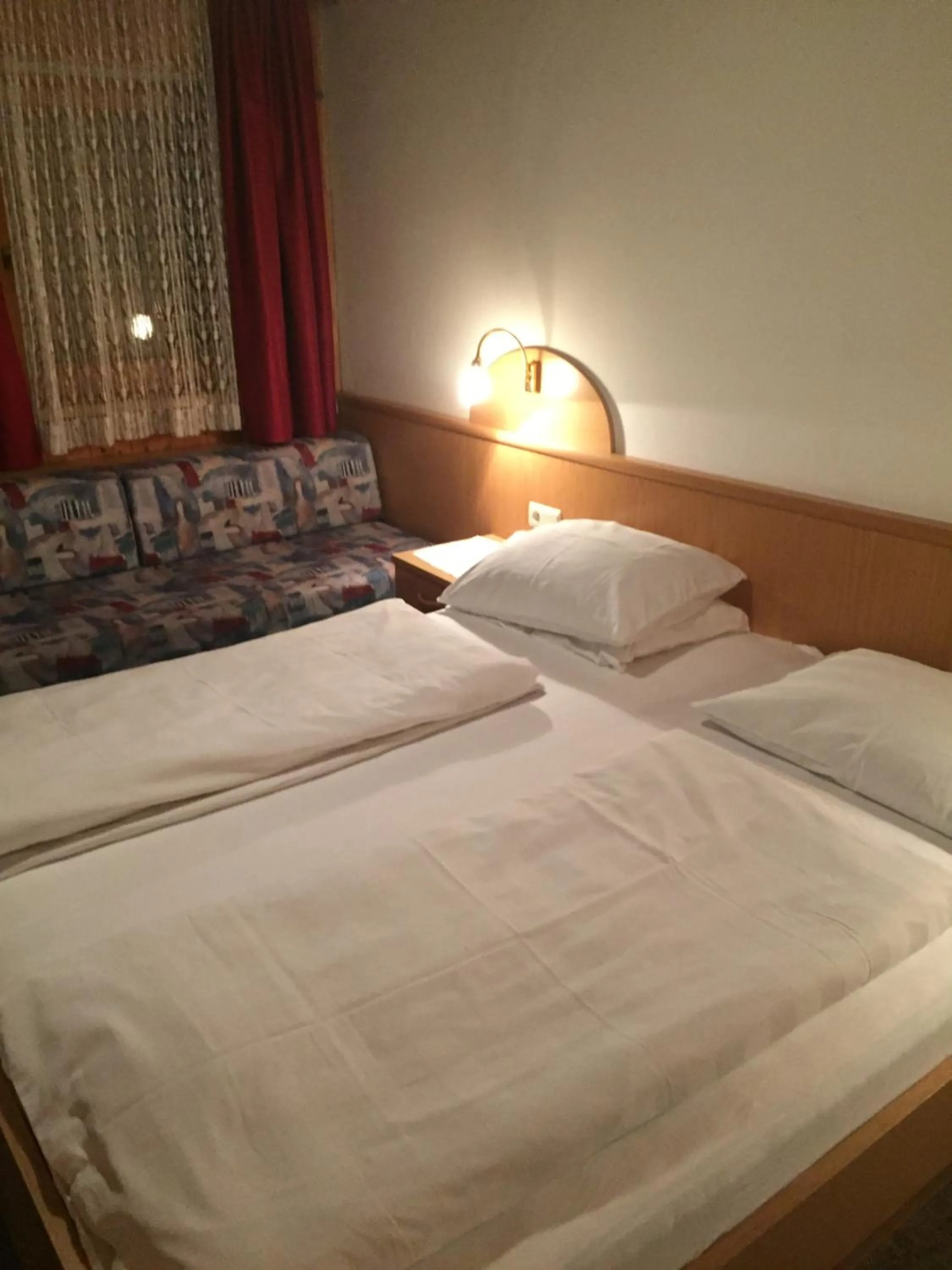 Photo of the whole room, Bed in Pension Aichner