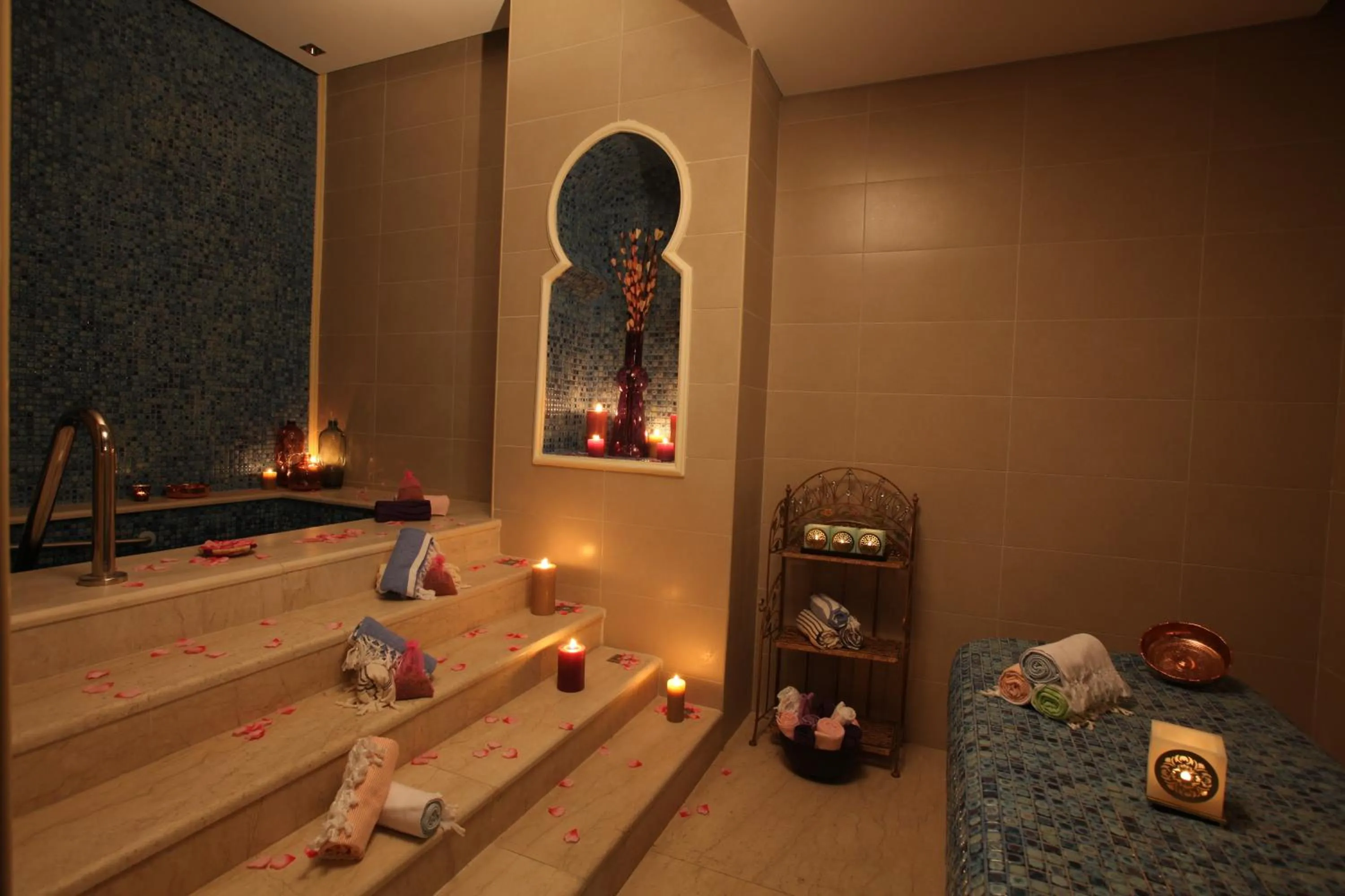 Decorative detail in Dana Beach Resort