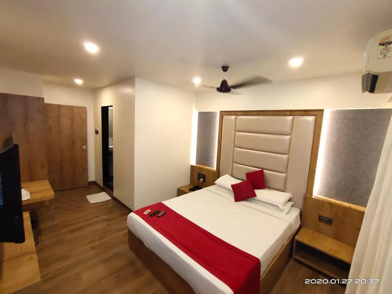 Bed in Hotel Heritage Dakshin