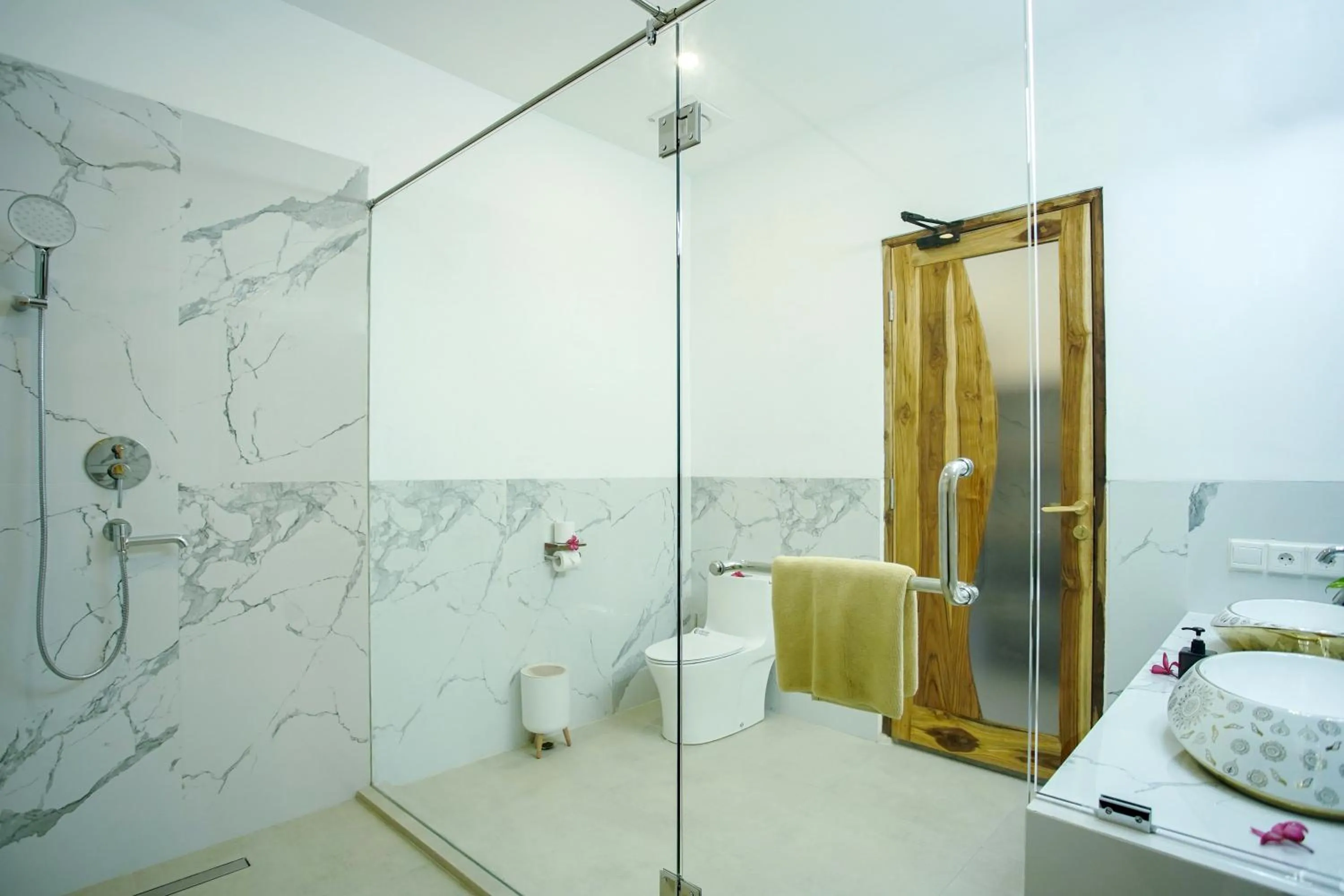 Bathroom in Pearl of Trawangan