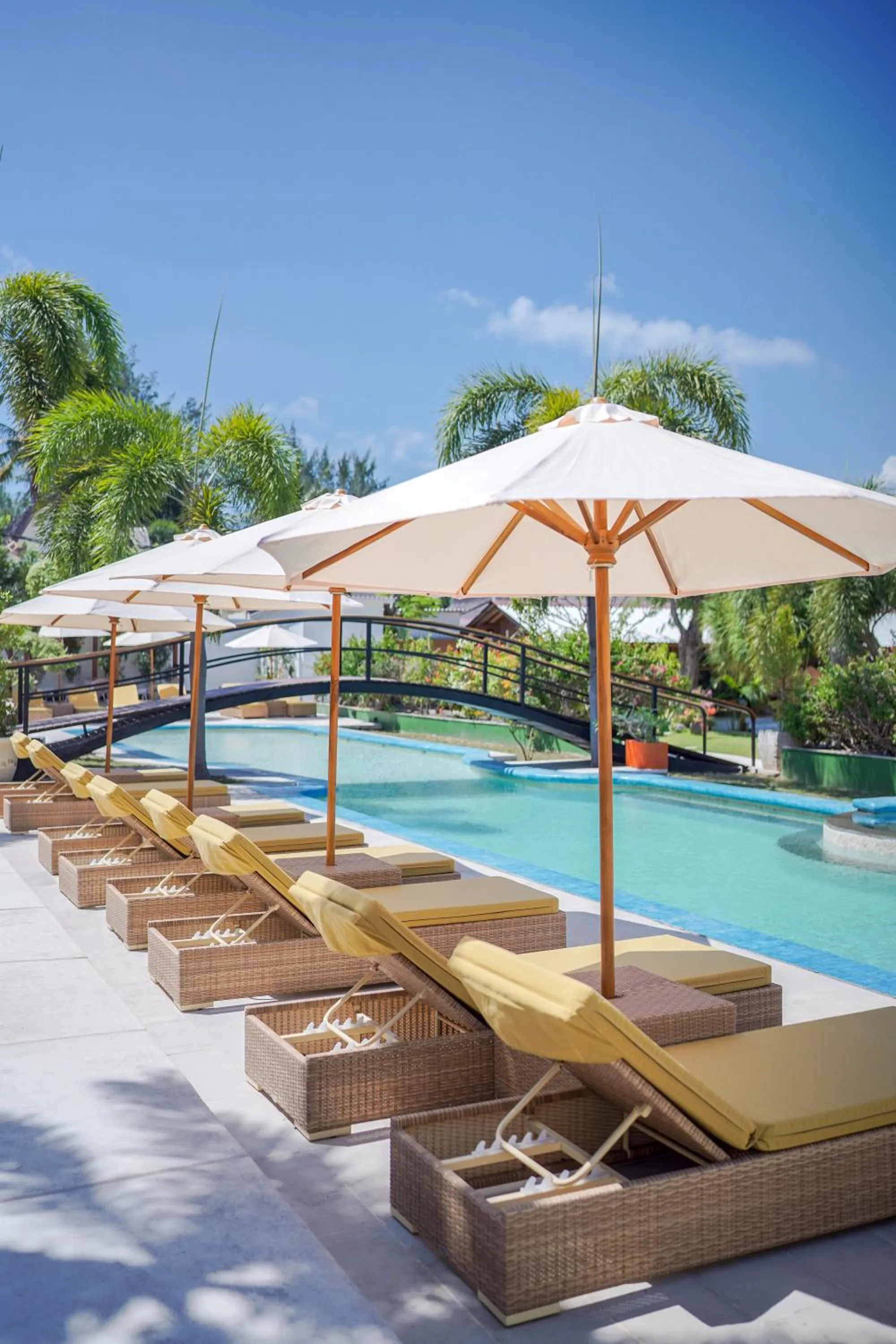 Swimming pool in Pearl of Trawangan