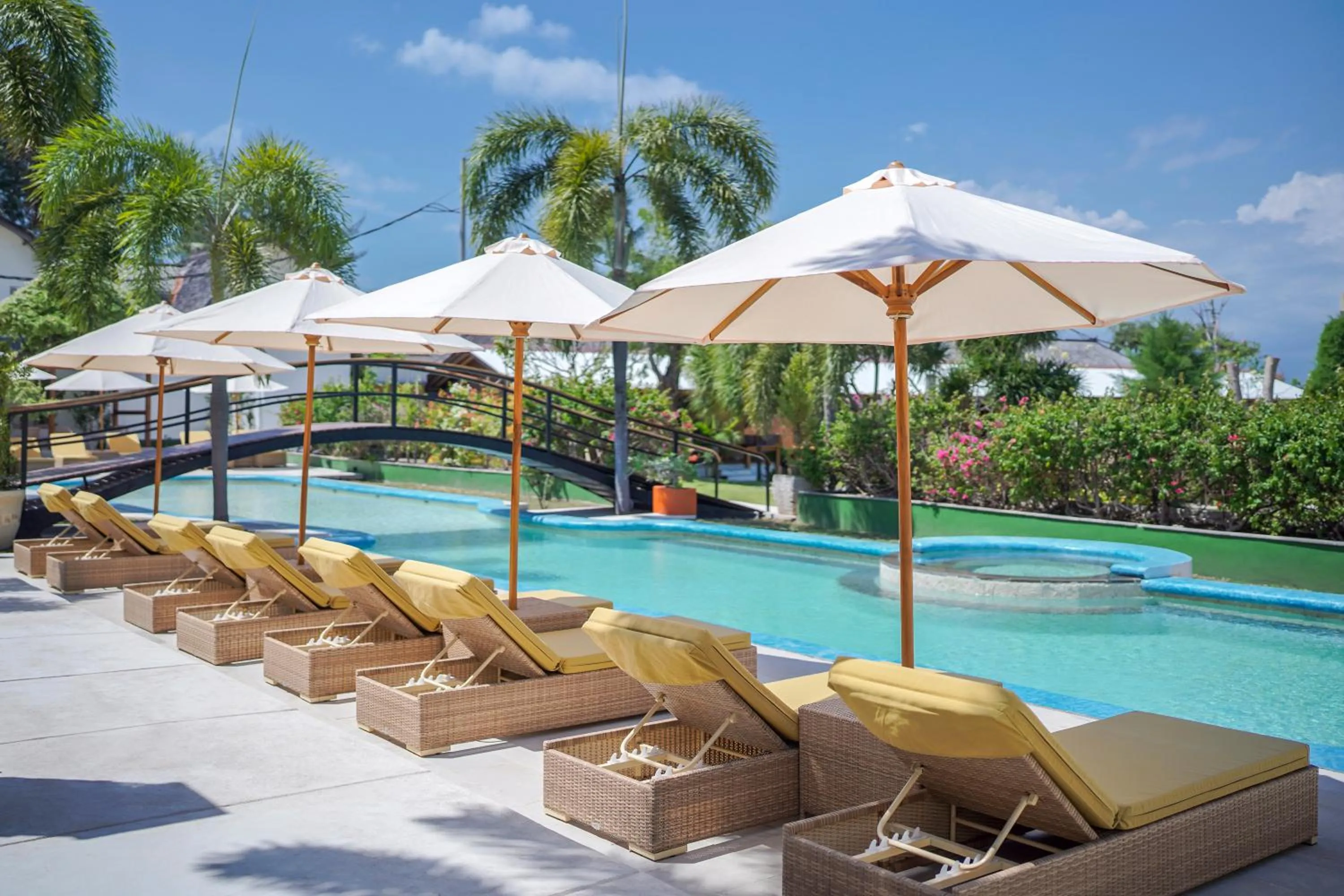 Swimming pool in Pearl of Trawangan