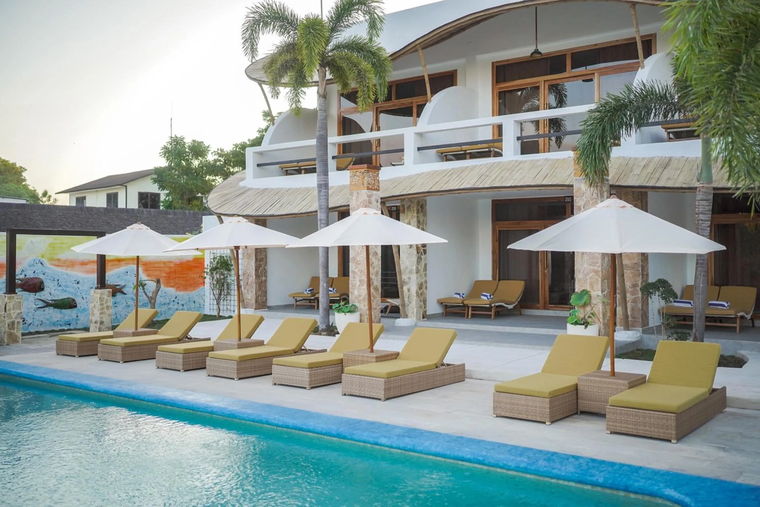 Swimming pool in Pearl of Trawangan