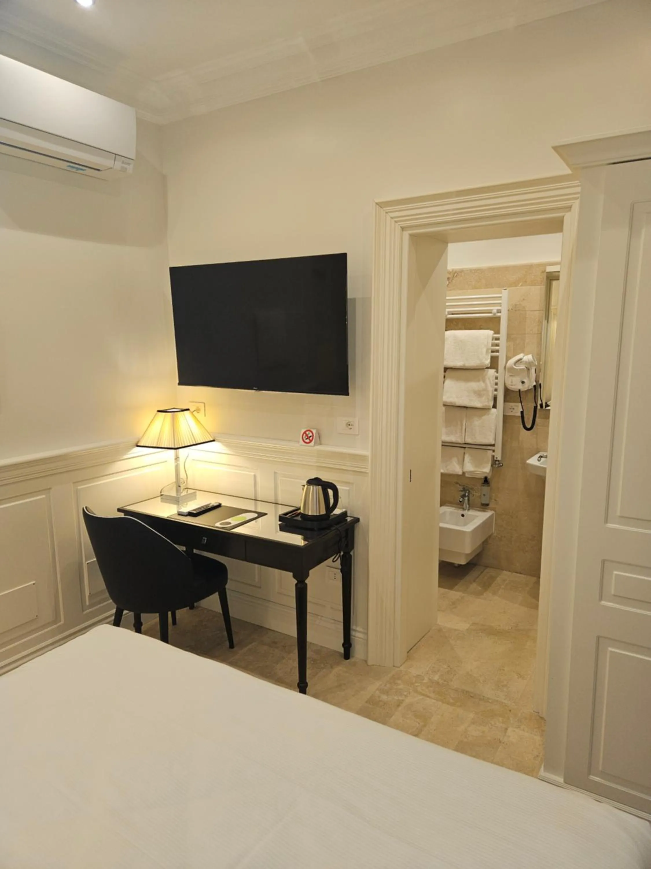 Bed in ACA Hotel Viminale