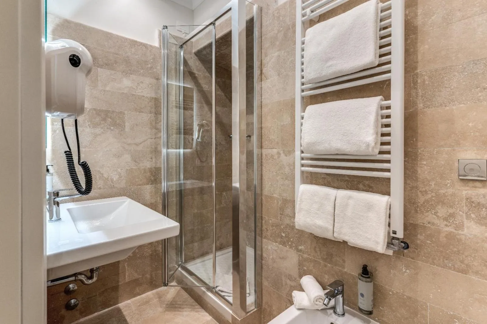 Bathroom in ACA Hotel Viminale