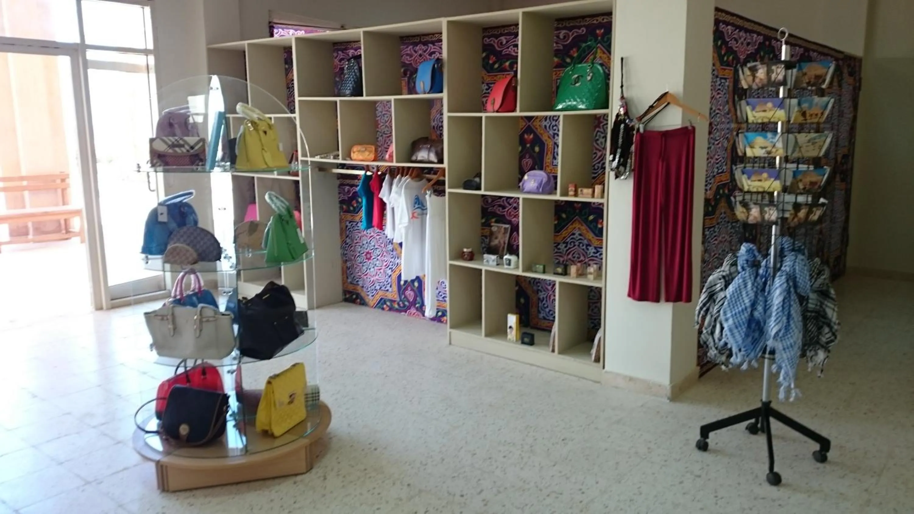 On-site shops in Caesar Bay Resort