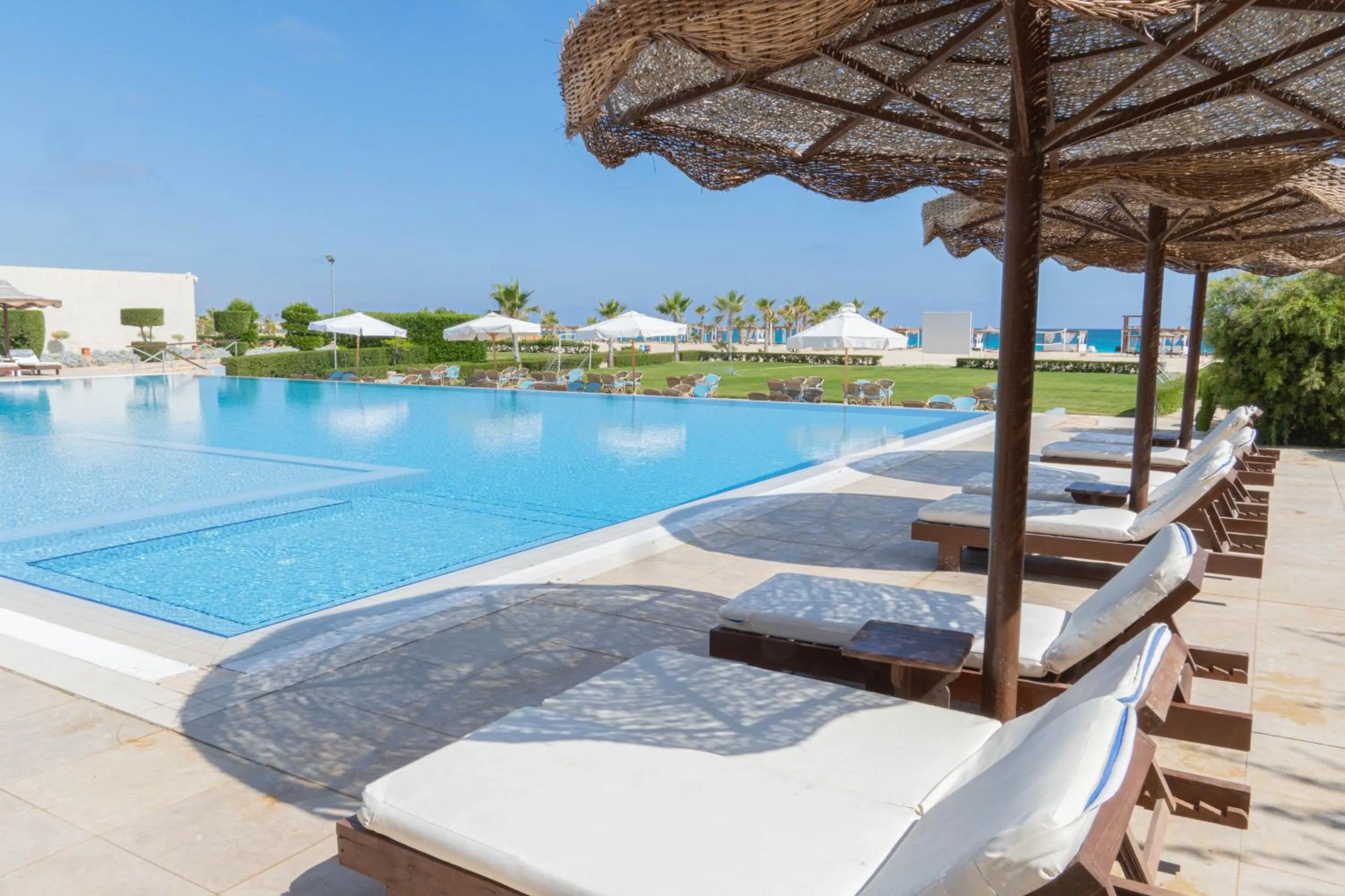 Swimming pool in Caesar Bay Resort