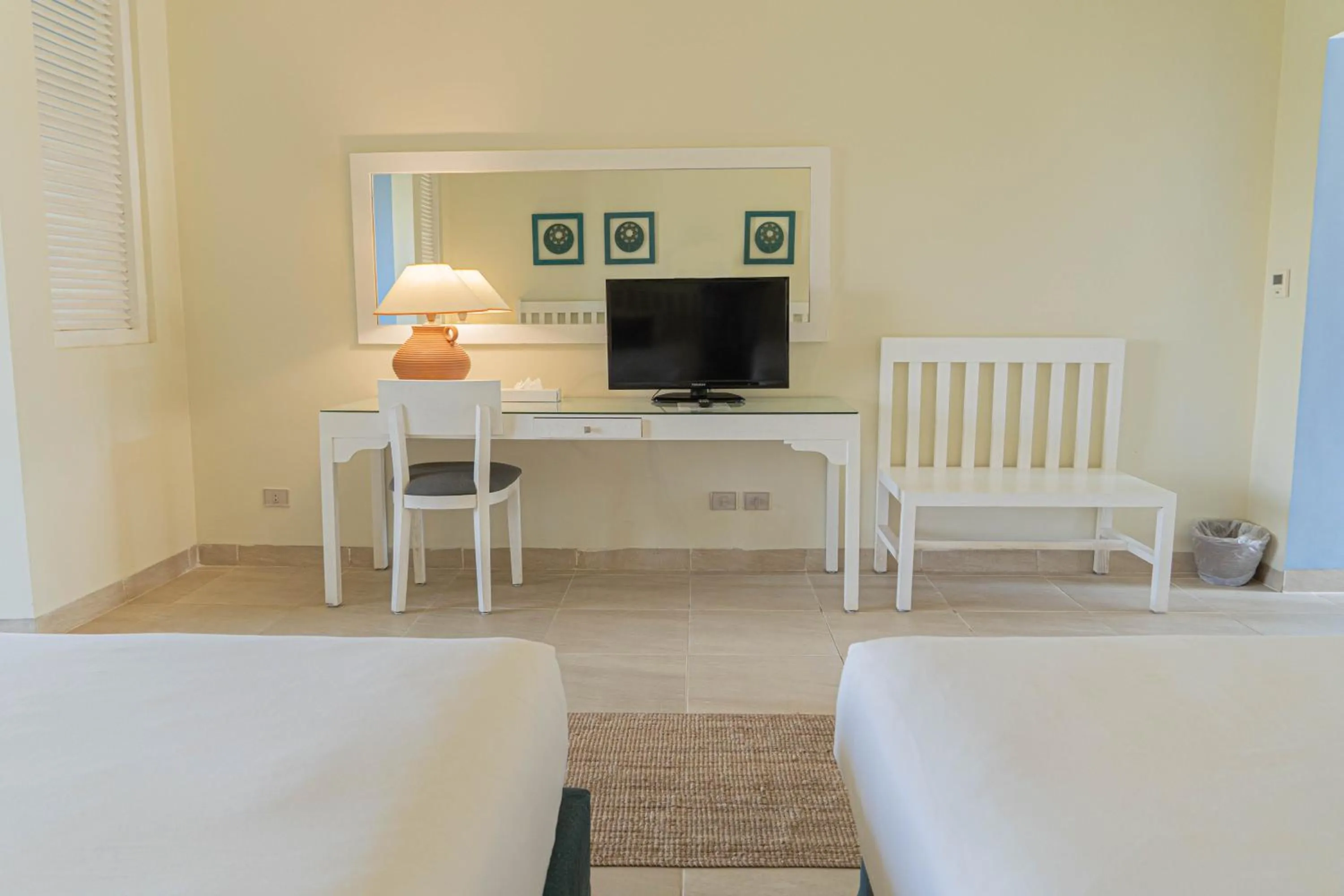 Bedroom, Bed in Caesar Bay Resort