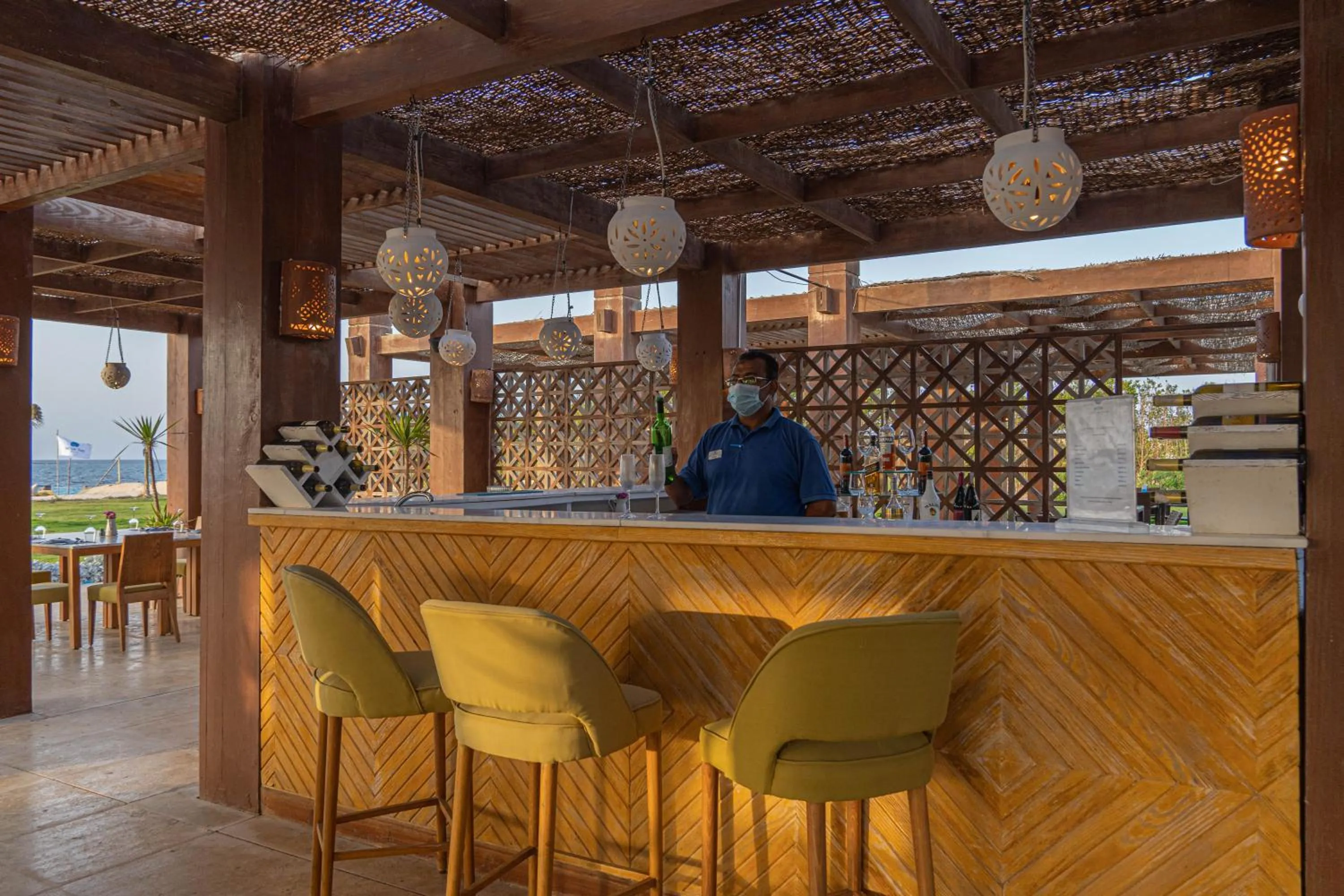 Restaurant/places to eat in Caesar Bay Resort