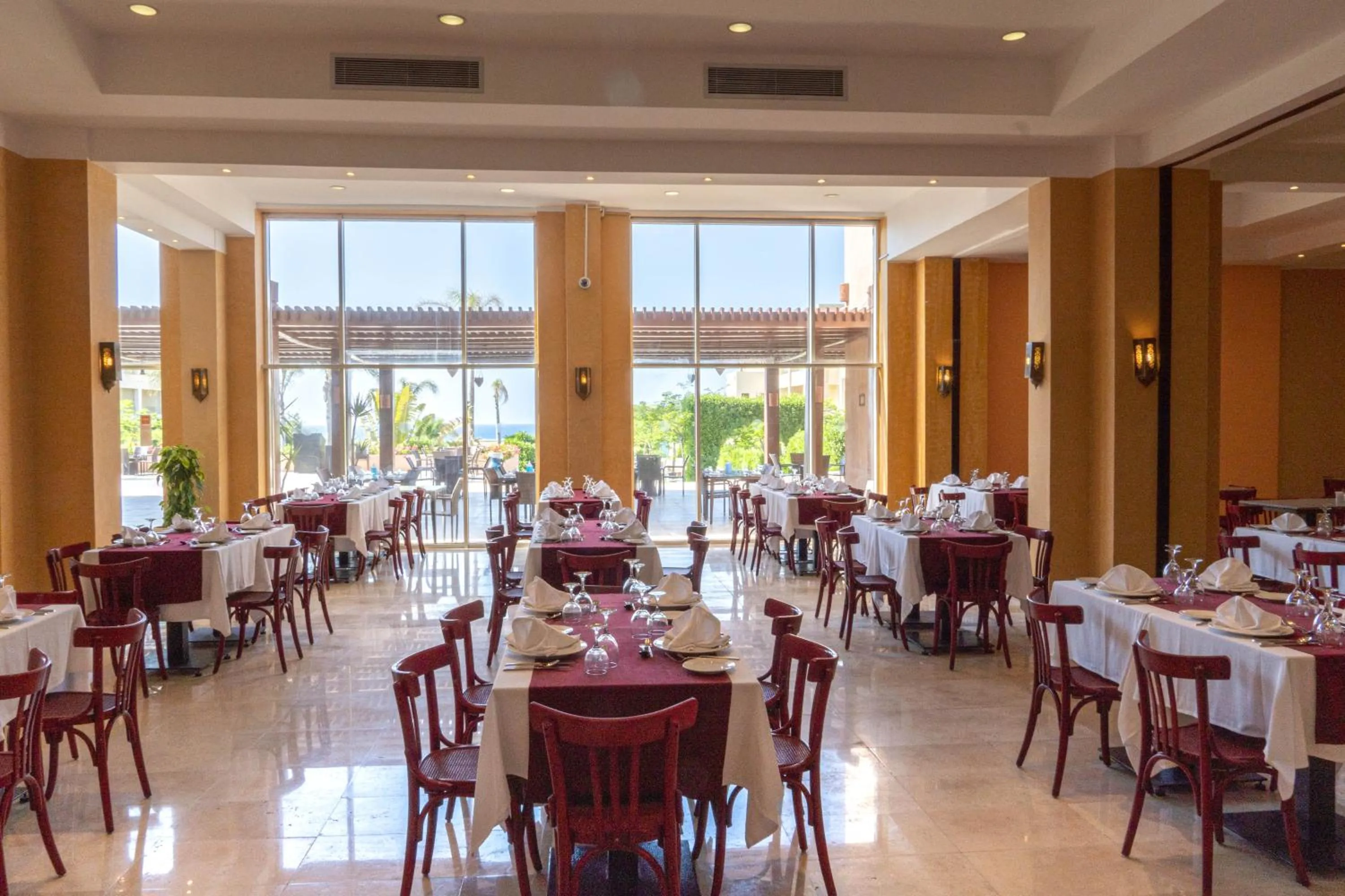 Restaurant/places to eat in Caesar Bay Resort