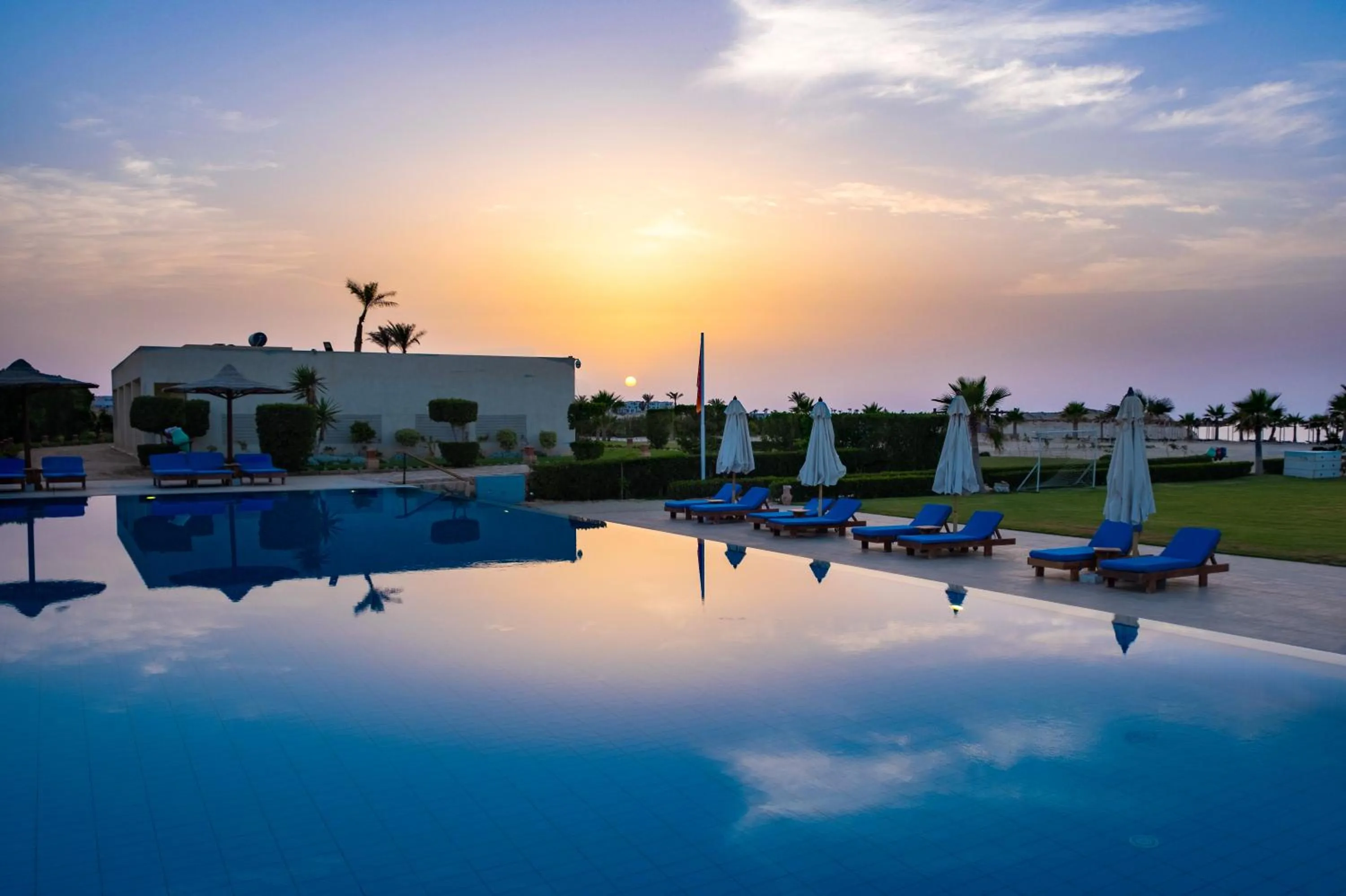 Swimming pool in Caesar Bay Resort