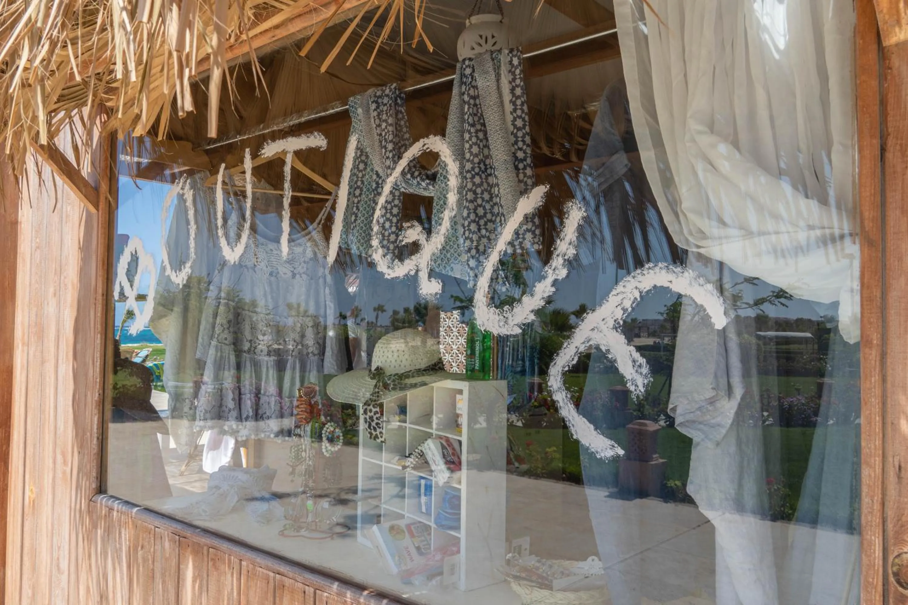 On-site shops in Caesar Bay Resort