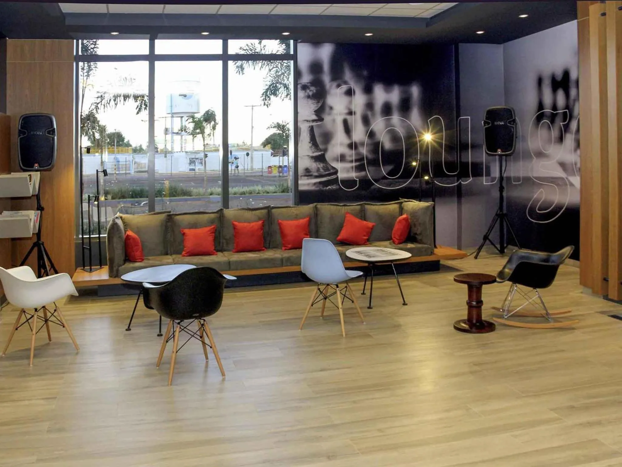 Property building in ibis Jatai