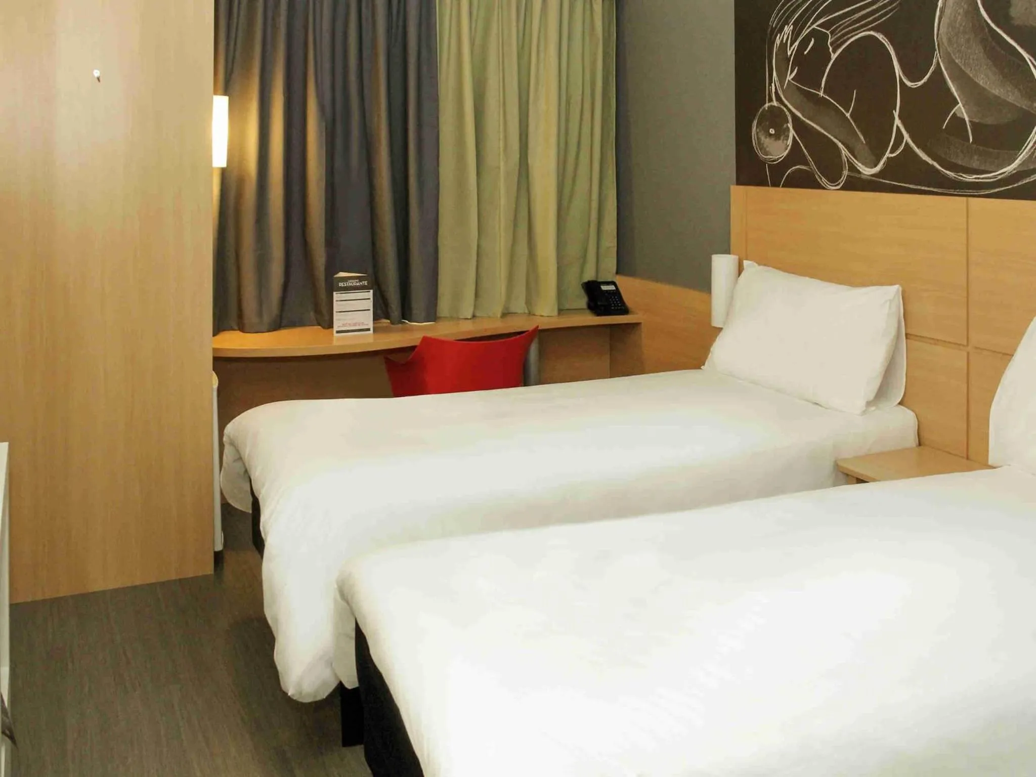Bedroom, Bed in ibis Jatai