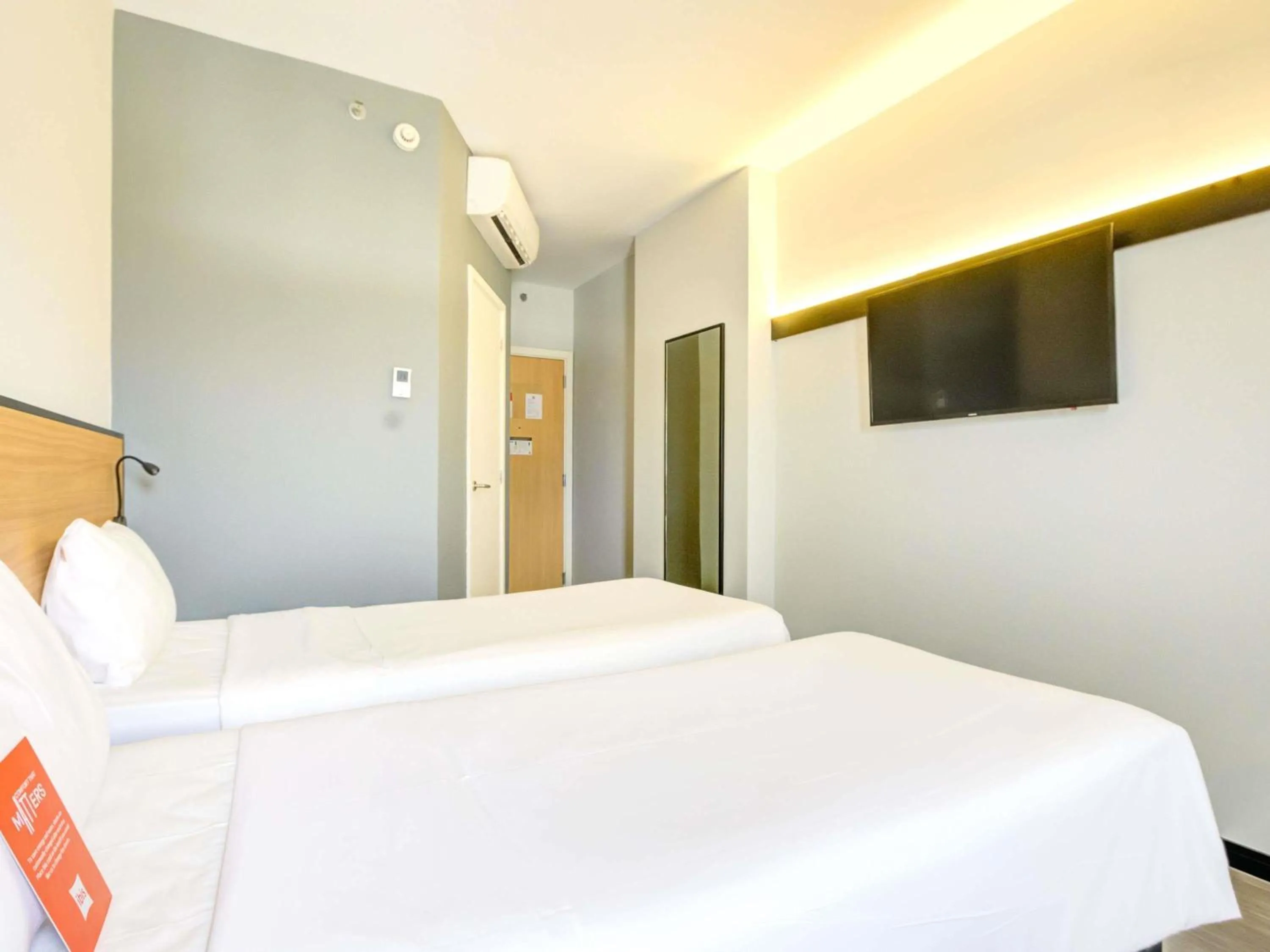 Bedroom, Bed in ibis Rio de Janeiro Nova America