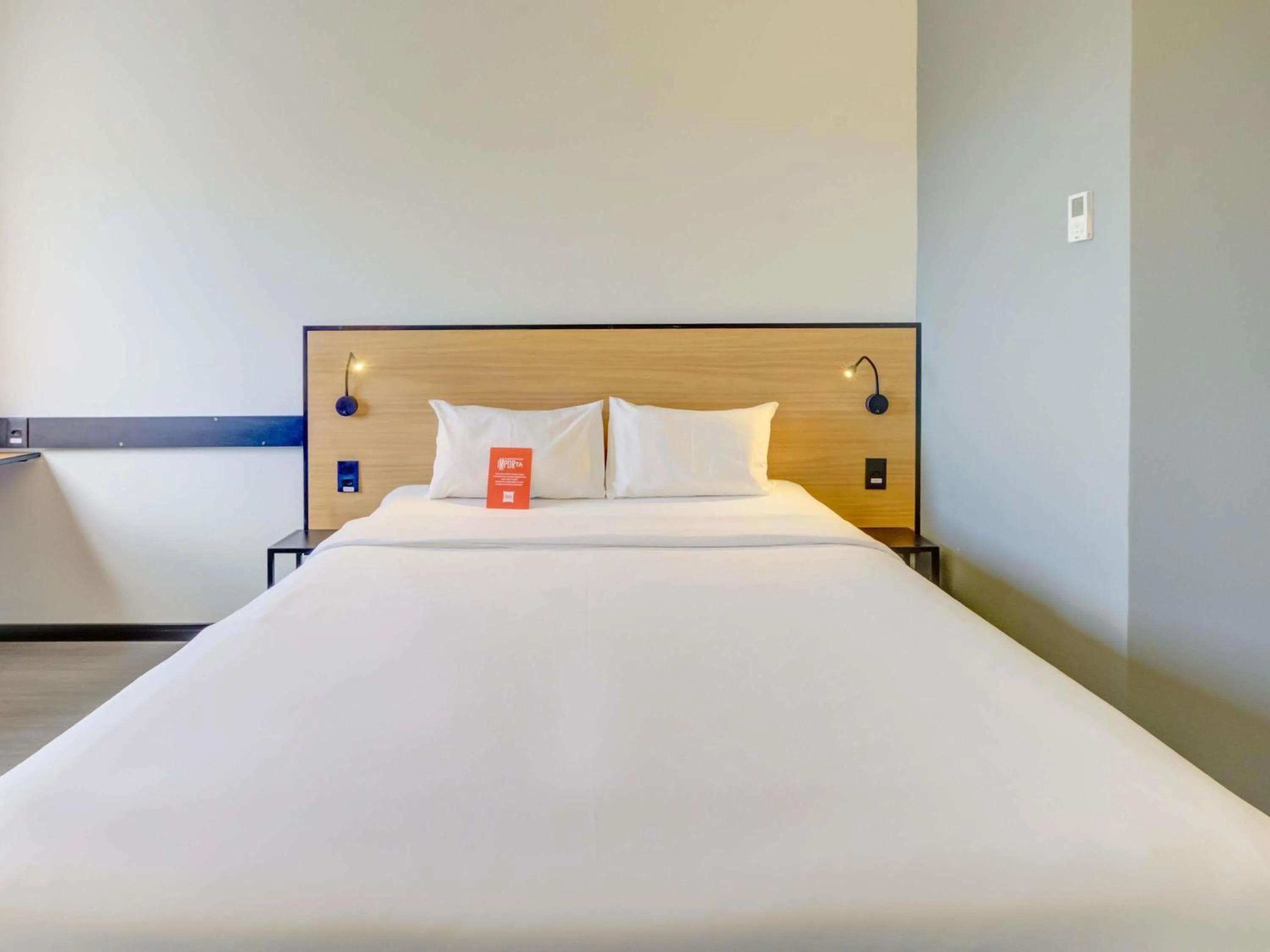 Bedroom, Bed in ibis Rio de Janeiro Nova America