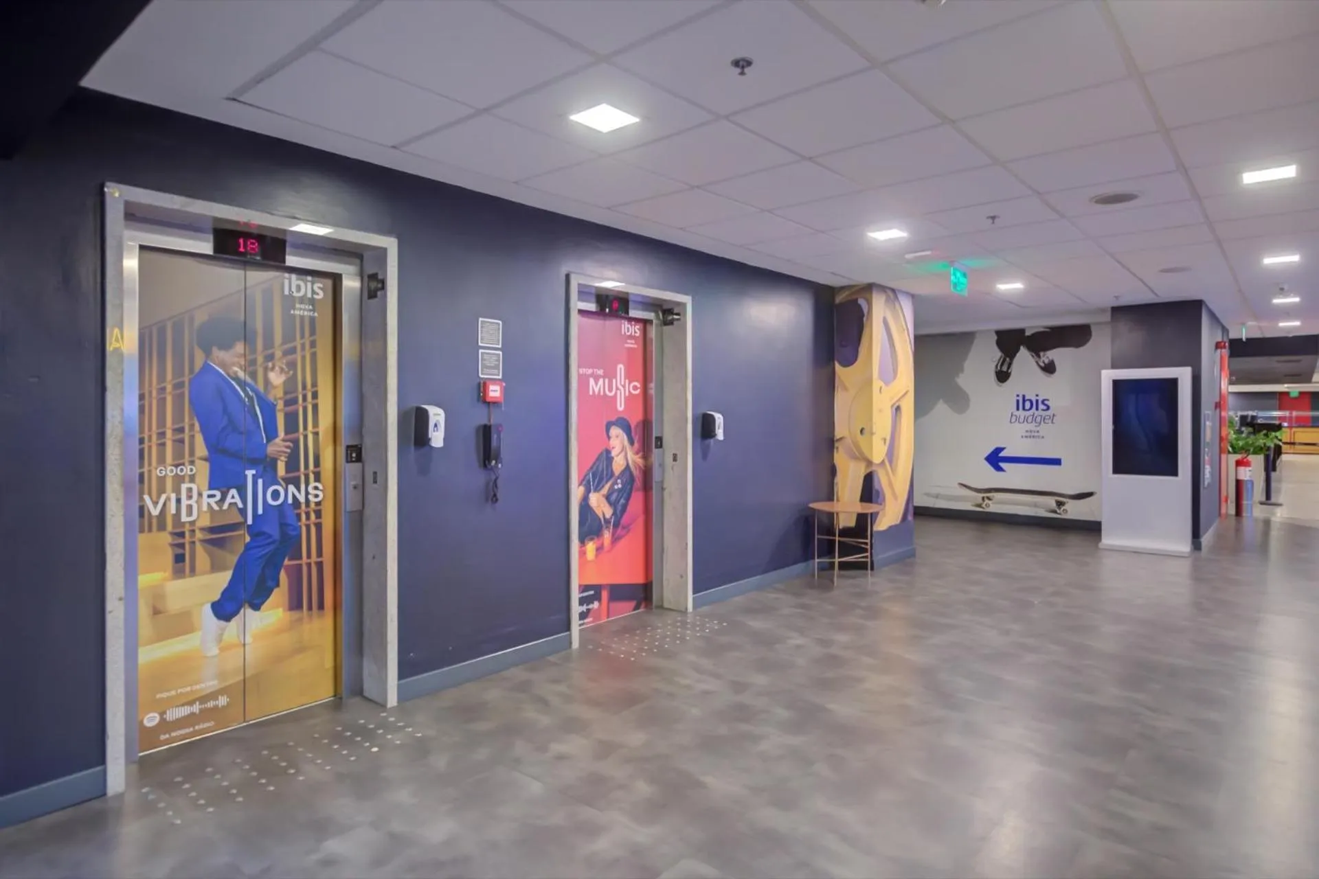 elevator in ibis Rio de Janeiro Nova America