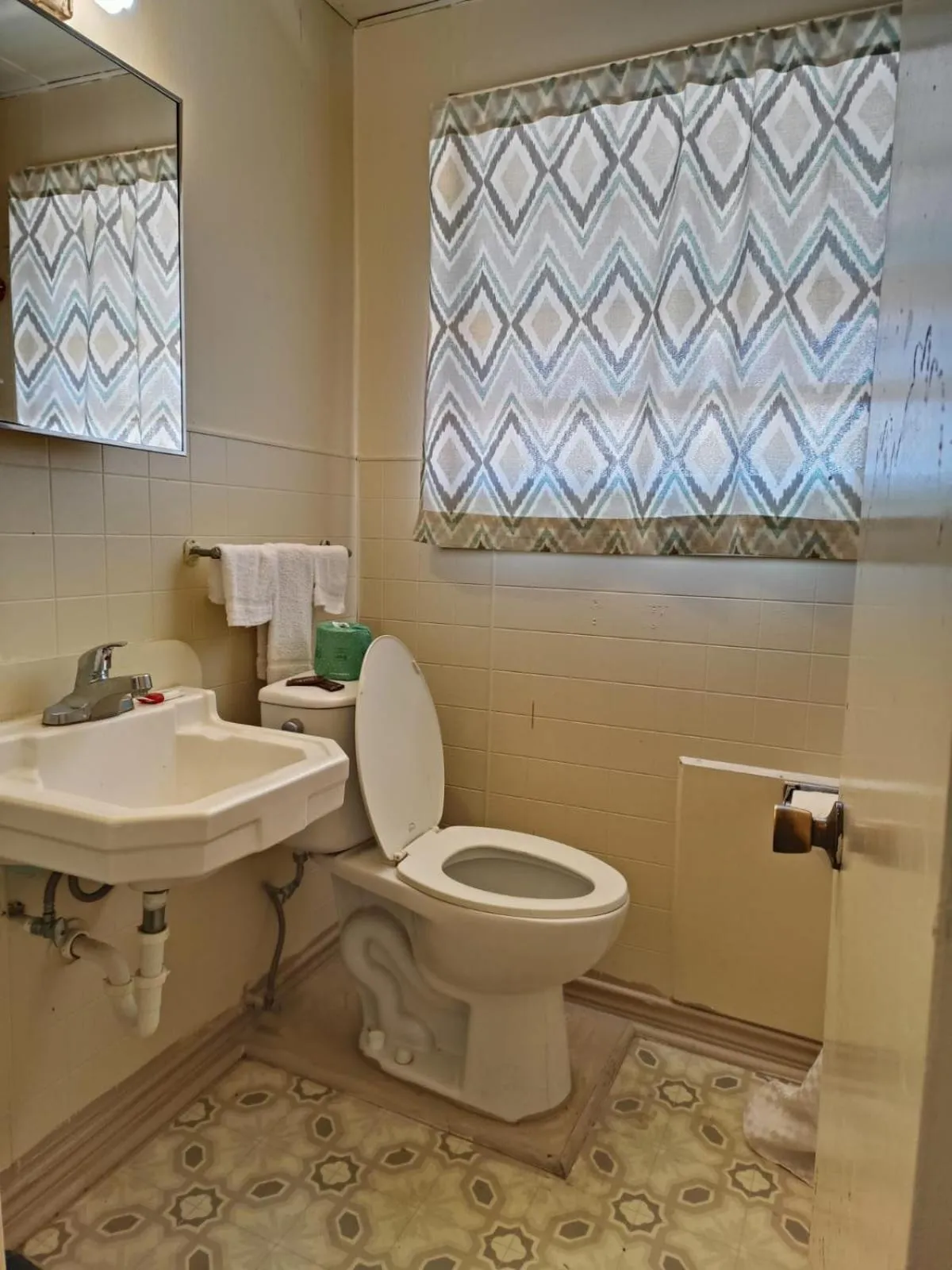 Bathroom in Triangle Motel by OYO Mexia Texas