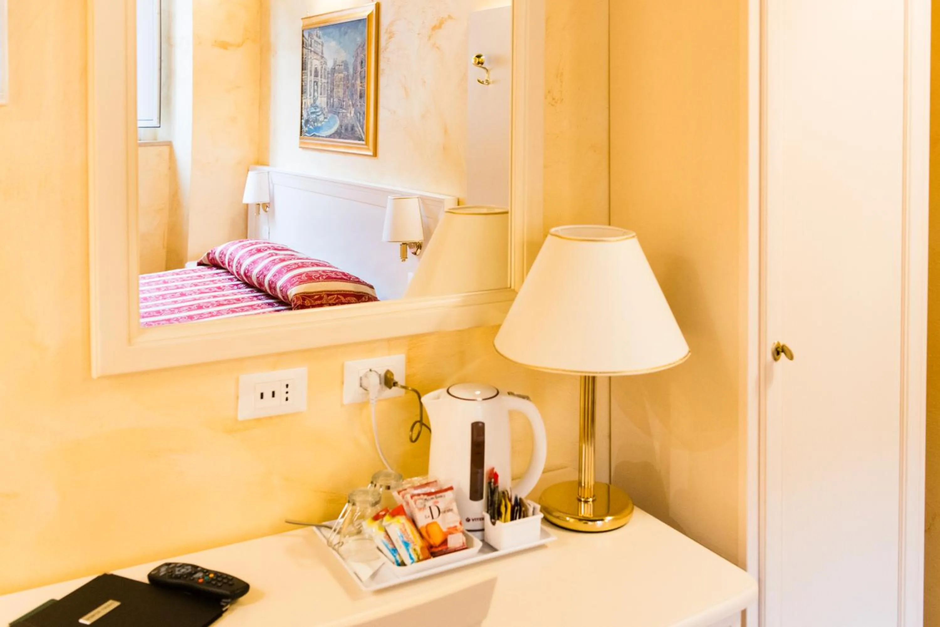 Bedroom, Bed in Domus Trevi