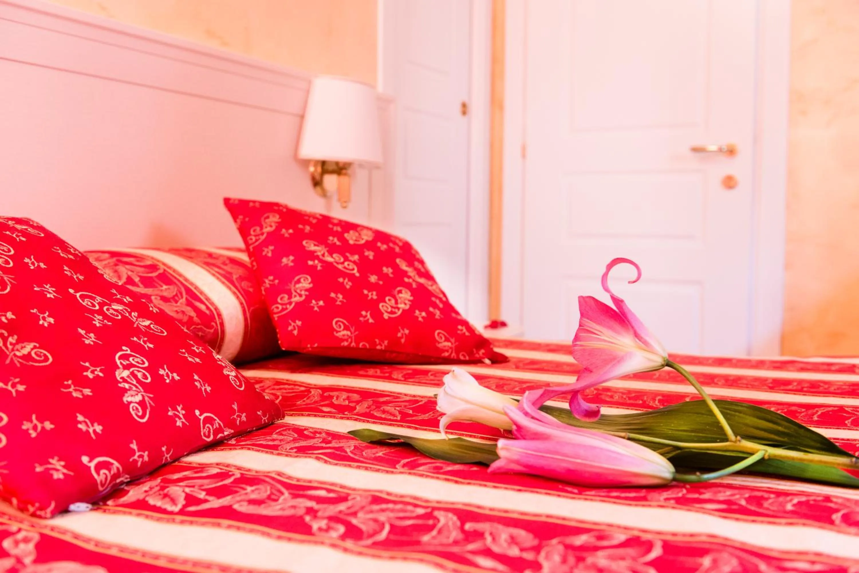 Bedroom, Bed in Domus Trevi