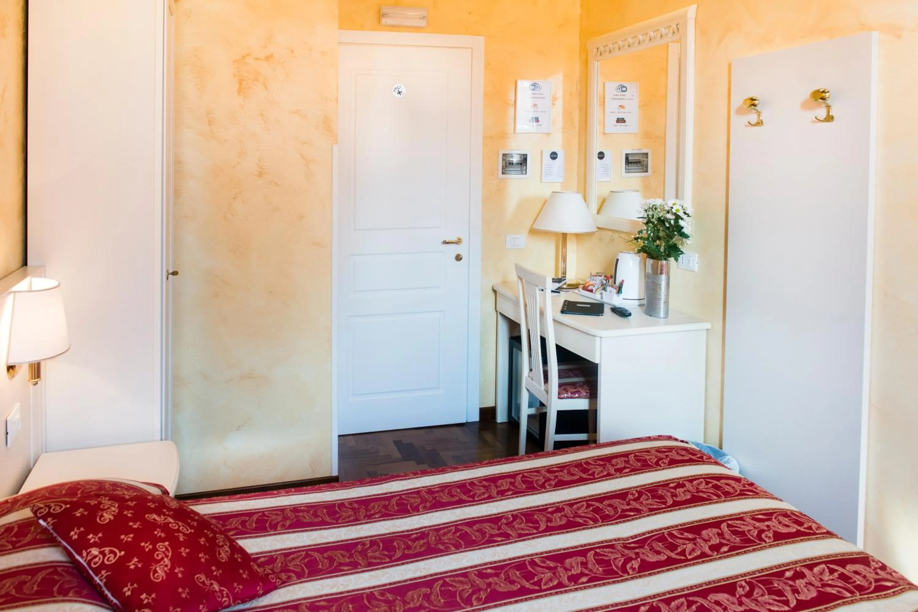 Bedroom, Bed in Domus Trevi