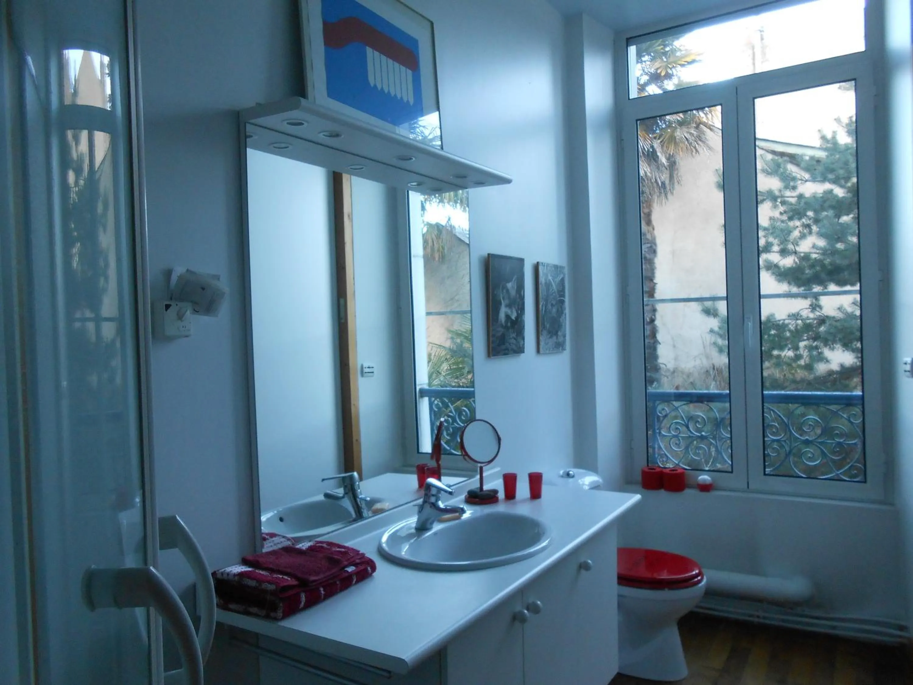 Bathroom in Chambres Rue De Lorry