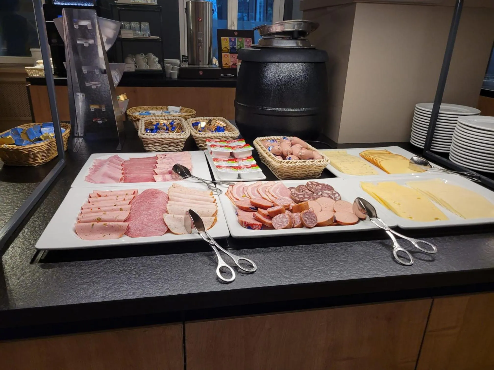 Breakfast in Akzent Hotel Am Burgholz