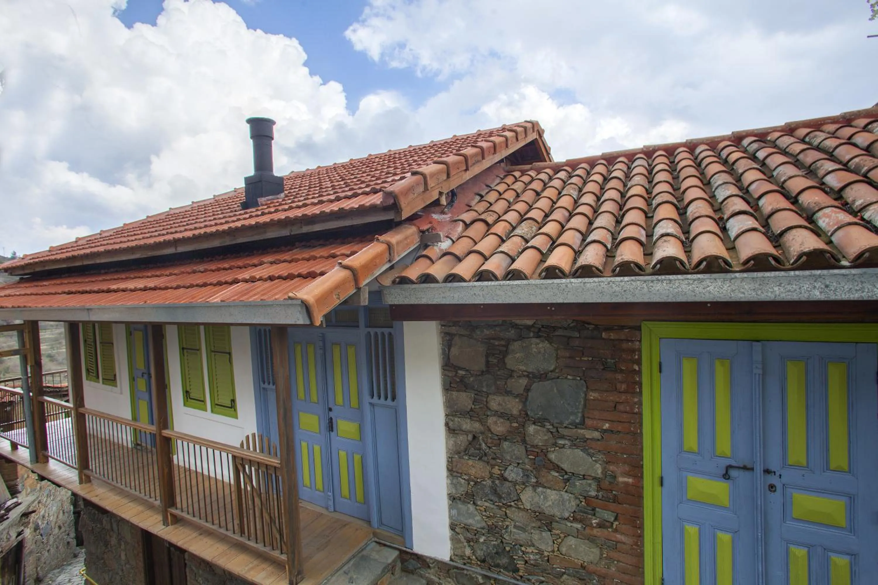 Facade/entrance in Lyhnos