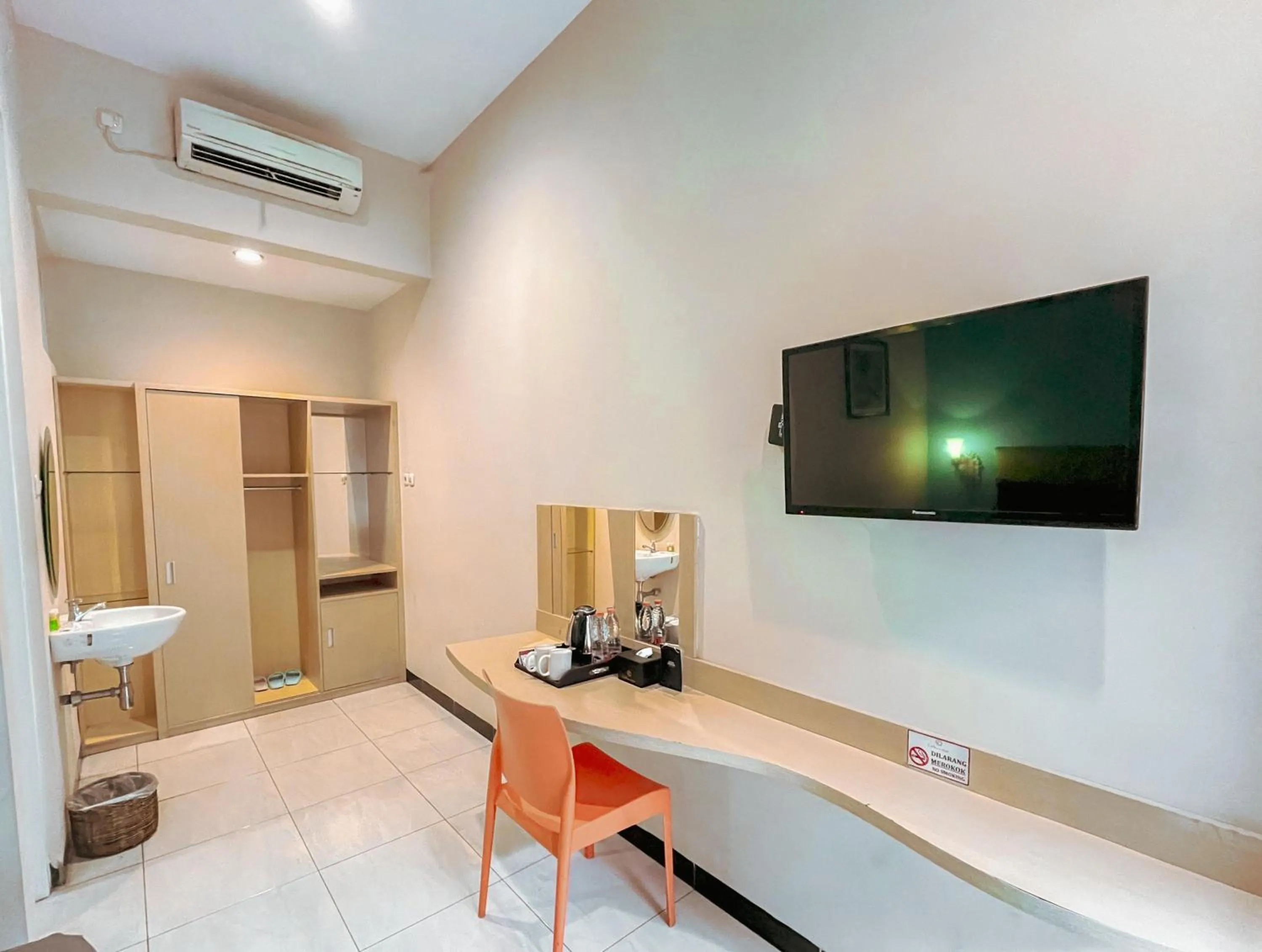 TV and multimedia in Ceria Boutique Hotel