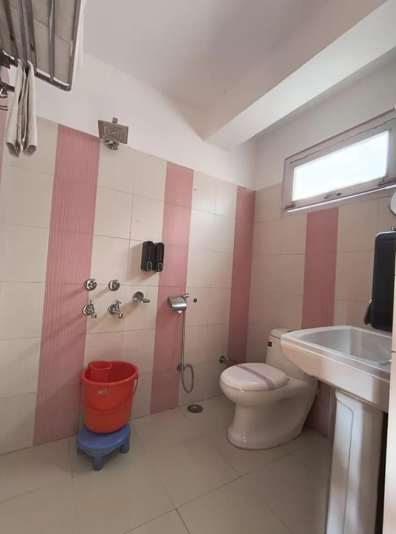 Shower in Hotel Purnima - A Riverside Hotel in Kasol