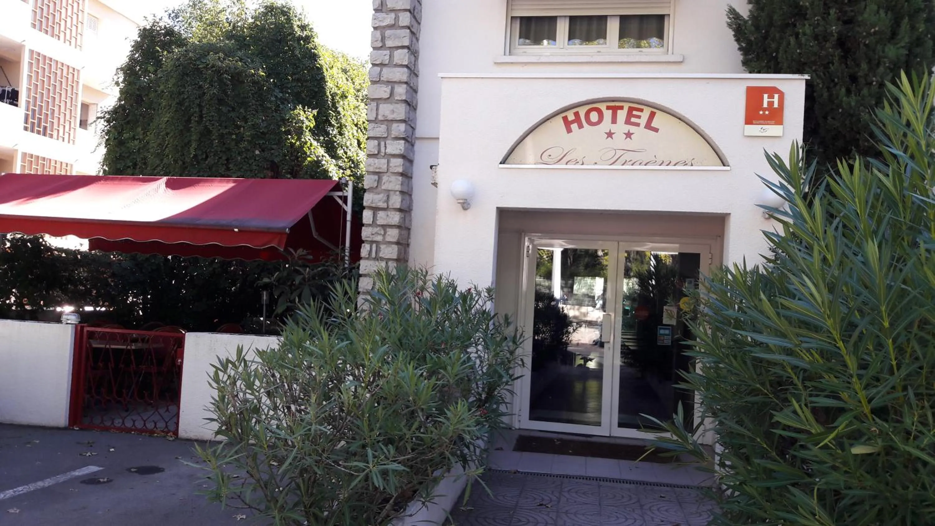 Facade/entrance in Hotel les Troenes