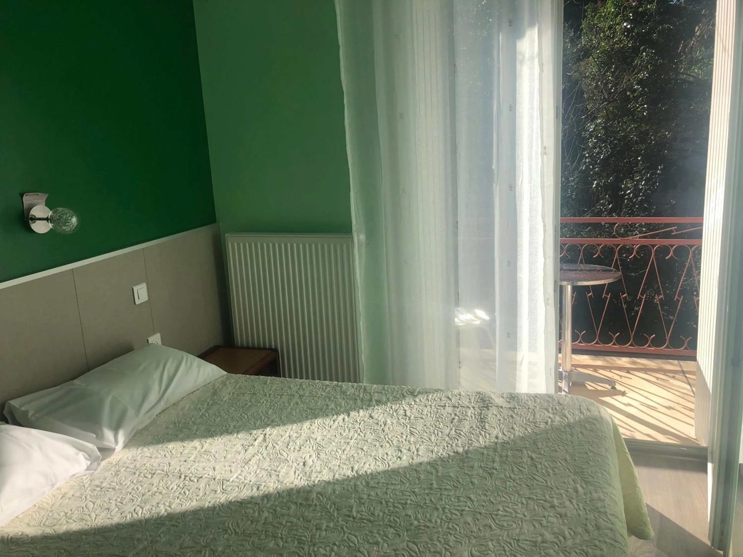 Bed in Hotel les Troenes