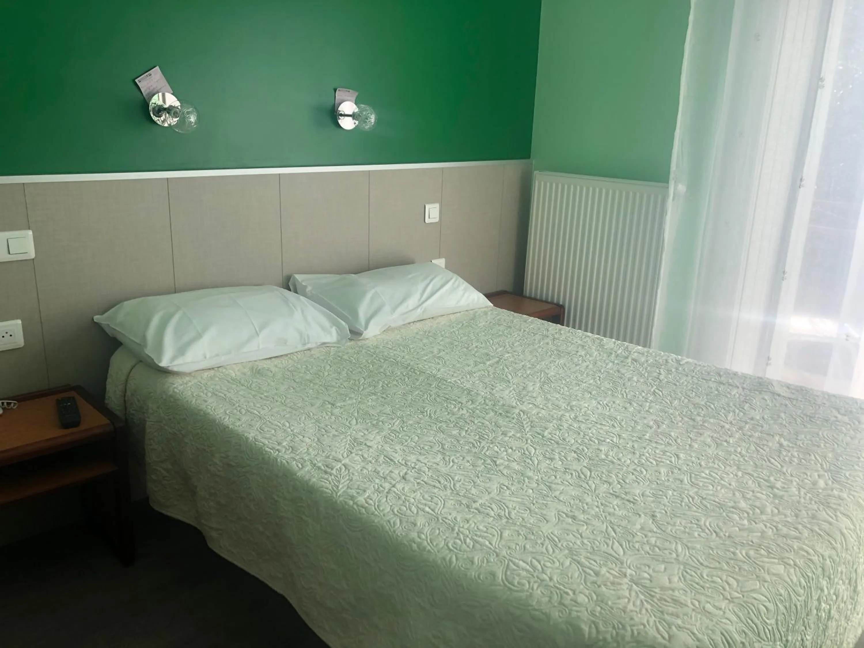 Bed in Hotel les Troenes