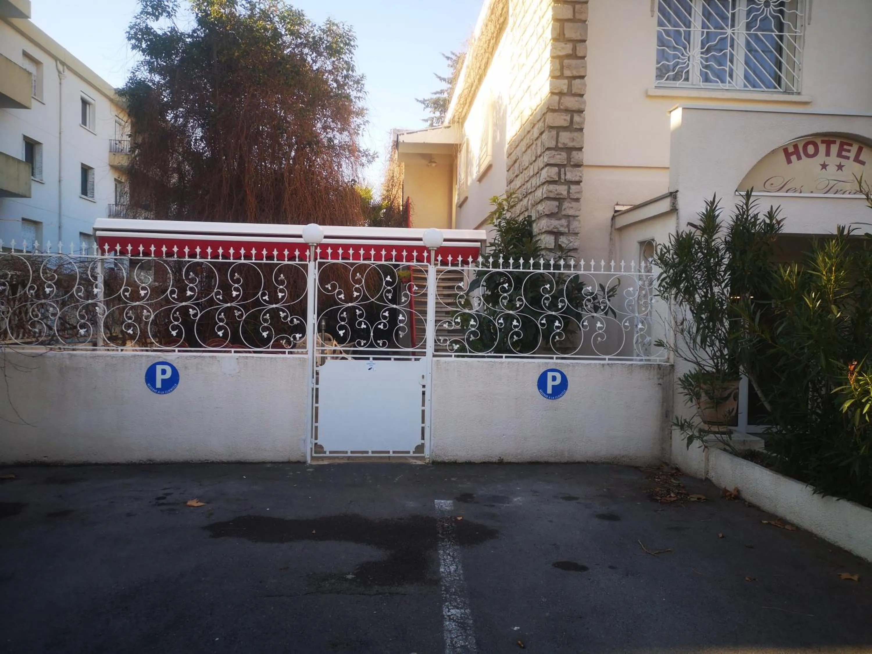 Facade/entrance in Hotel les Troenes