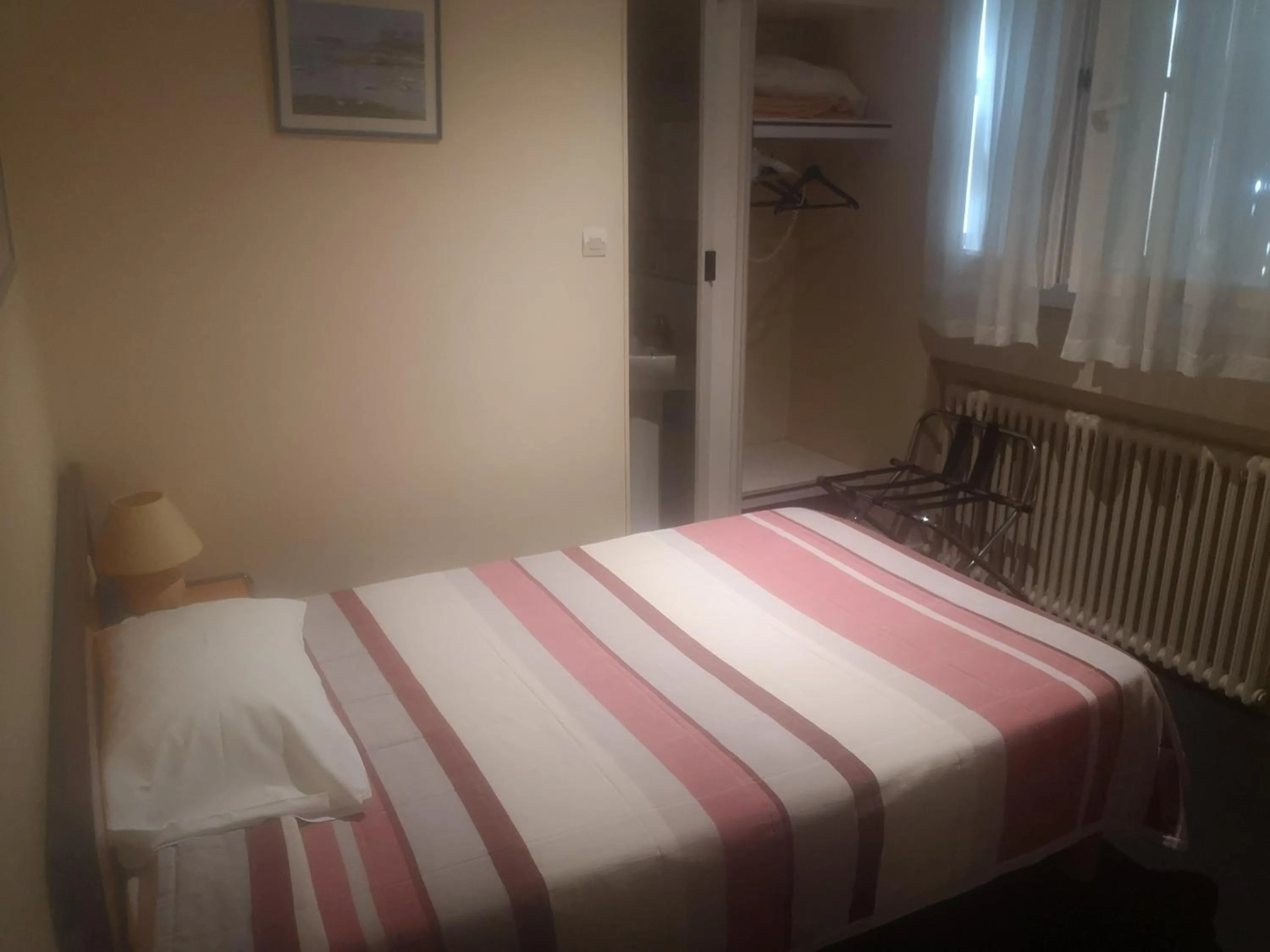 Photo of the whole room, Bed in Hotel les Troenes