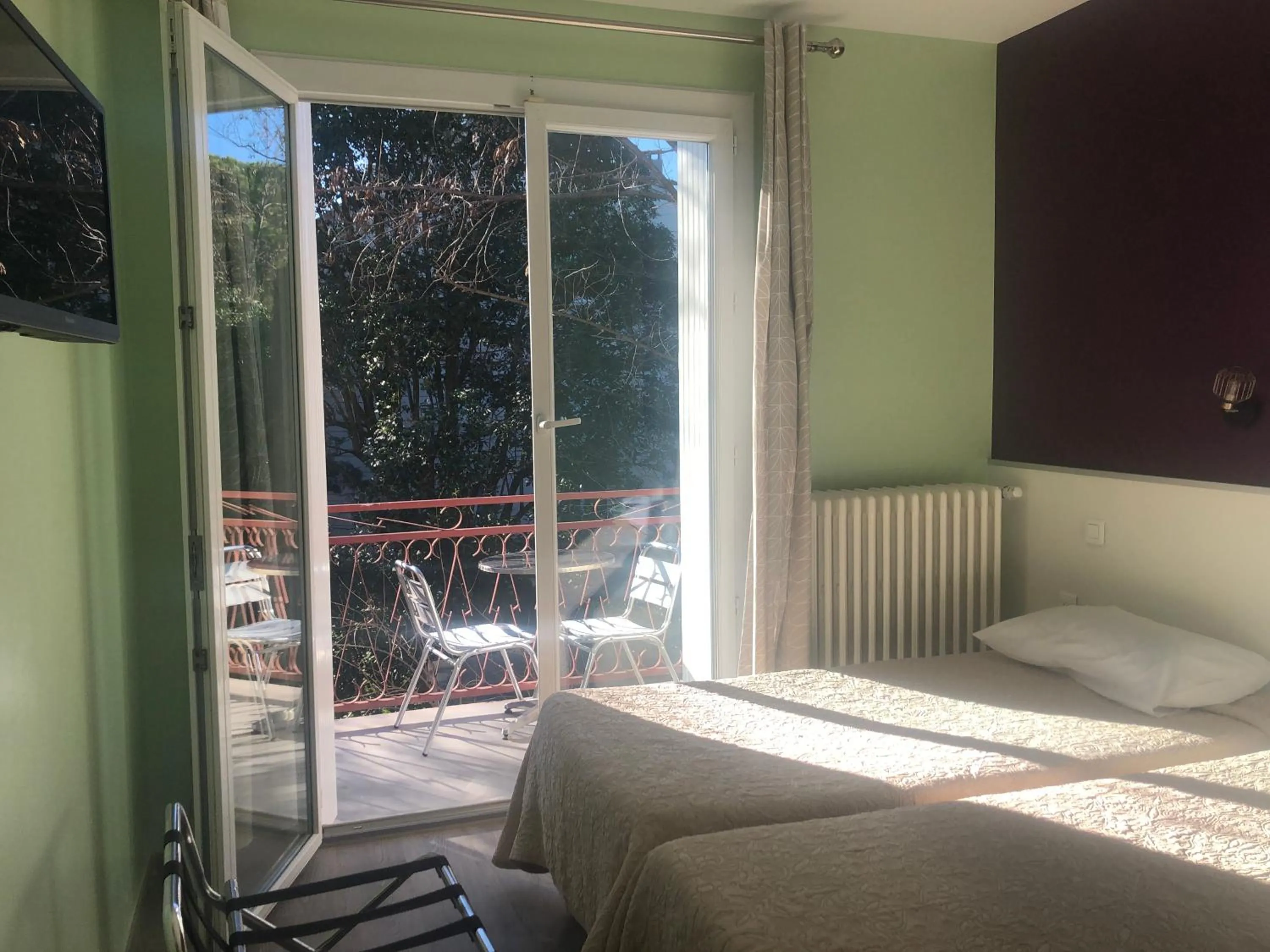 Bed in Hotel les Troenes