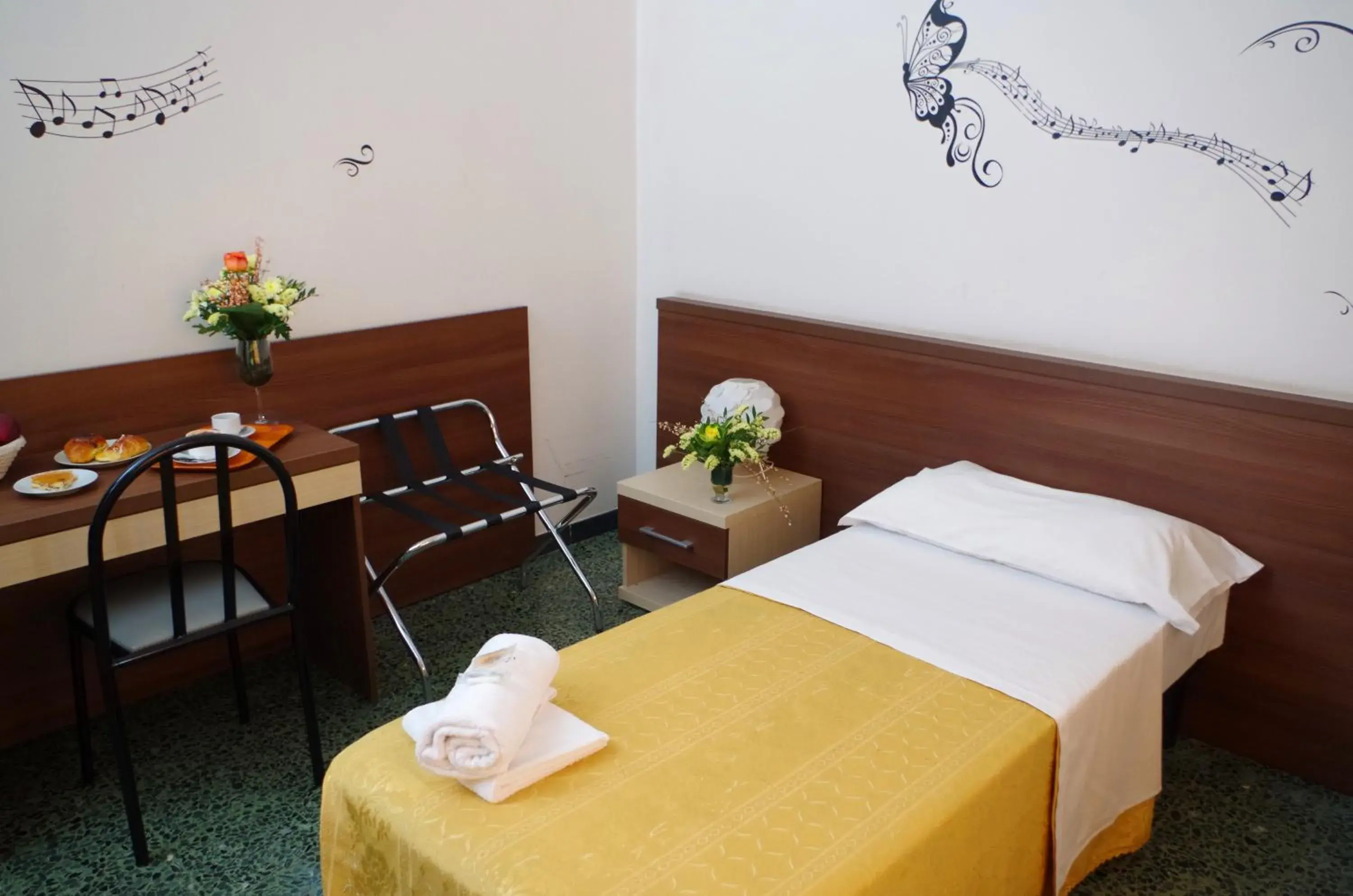 Triple Room in Hotel Centrale Triple Room in Hotel Centrale