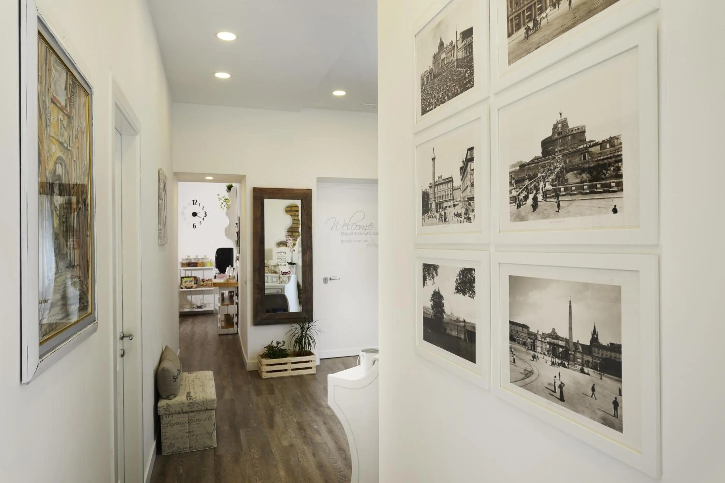 Lobby or reception in Vaticano Charming Rooms